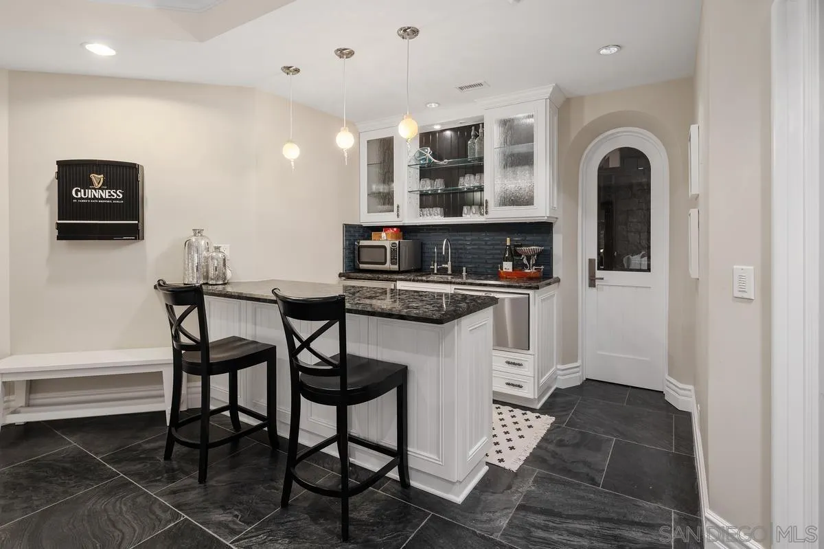 https://cdn.realtyfeed.com/cdn/127/260022064/b569d4c8d92a05e881f5298d0f1f8ef8.webp