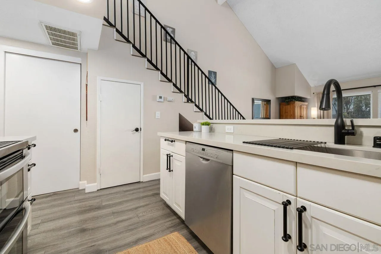 https://cdn.realtyfeed.com/cdn/127/260022065/80189d5696d6e2a380caf9bf08e174e9.webp