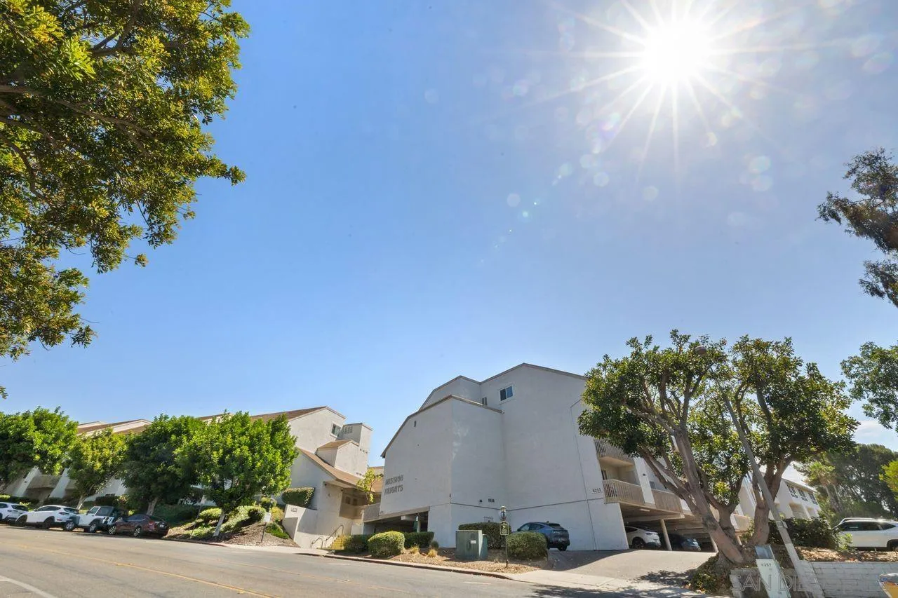 https://cdn.realtyfeed.com/cdn/127/260022065/de51e518caf2b6bb8df5fa3bb914bb7e.webp