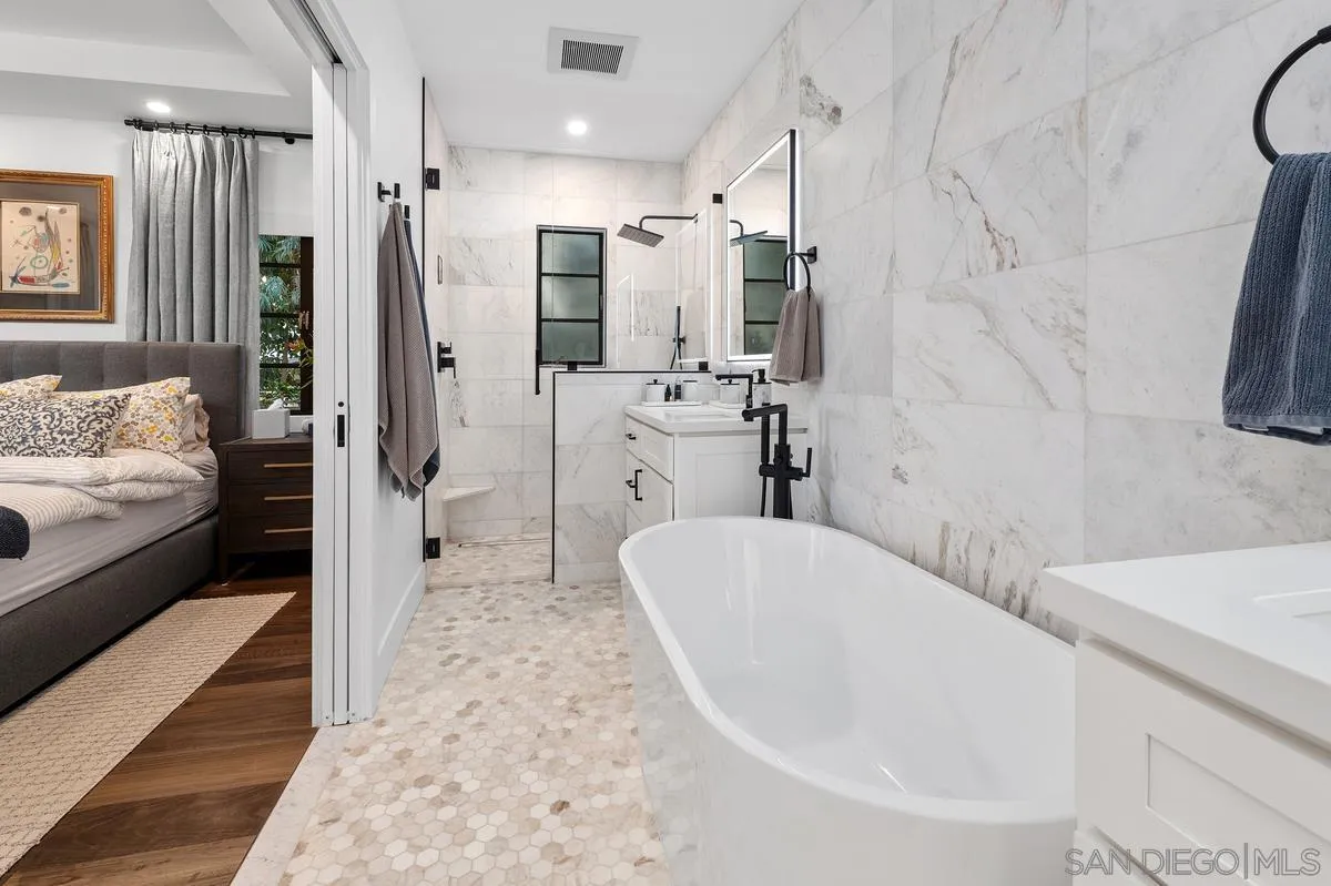 https://cdn.realtyfeed.com/cdn/127/260022069/8bd7cd3faeeaecaeda9d5895568a3067.webp
