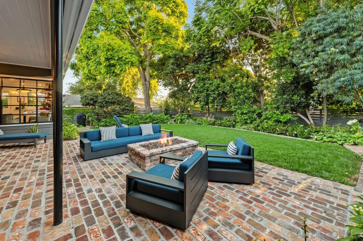 https://cdn.realtyfeed.com/cdn/127/260022069/9c4d005344b143d113d25c2d267082f2.webp