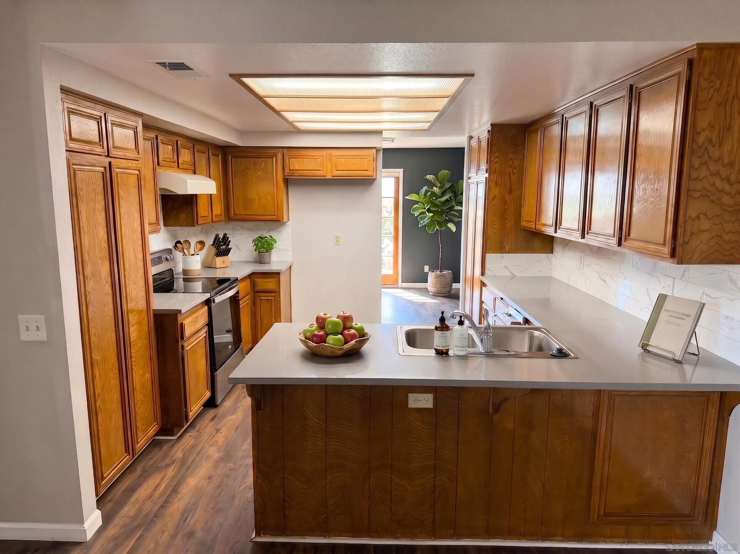 https://cdn.realtyfeed.com/cdn/127/260022074/6dde24326272937a7d1f4301547c9932.webp