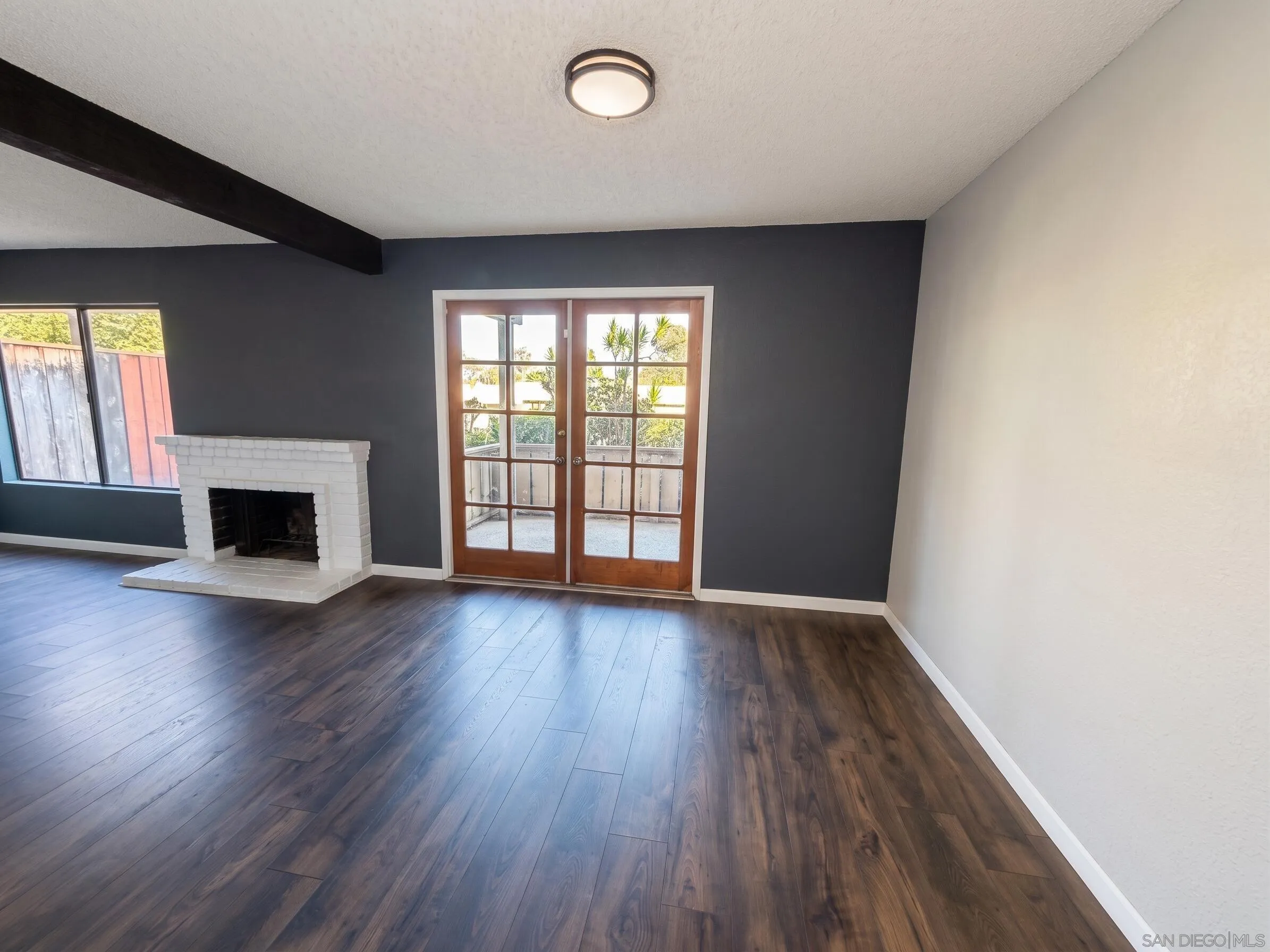 https://cdn.realtyfeed.com/cdn/127/260022074/fcd1c5e93ff66332290fece6778a50af.webp