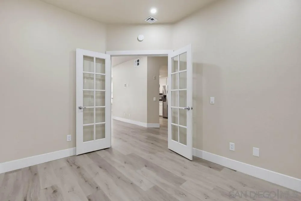 https://cdn.realtyfeed.com/cdn/127/260022075/03f68c36fe6e66450f7b9eef6affd899.webp