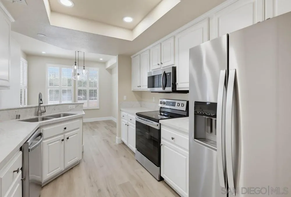 640 Camino De La Reina Unit 1115, San Diego, CA 92108 - Photo 5 of 30, San Diego, CA