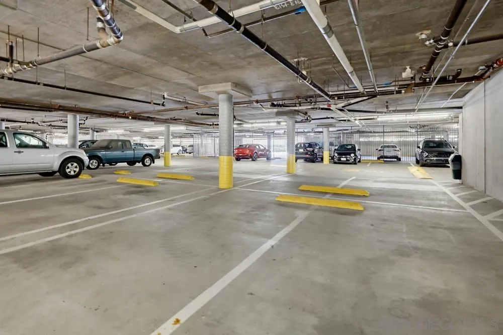 https://cdn.realtyfeed.com/cdn/127/260022075/90b2c3b664b235bd2969c6f923024612.webp