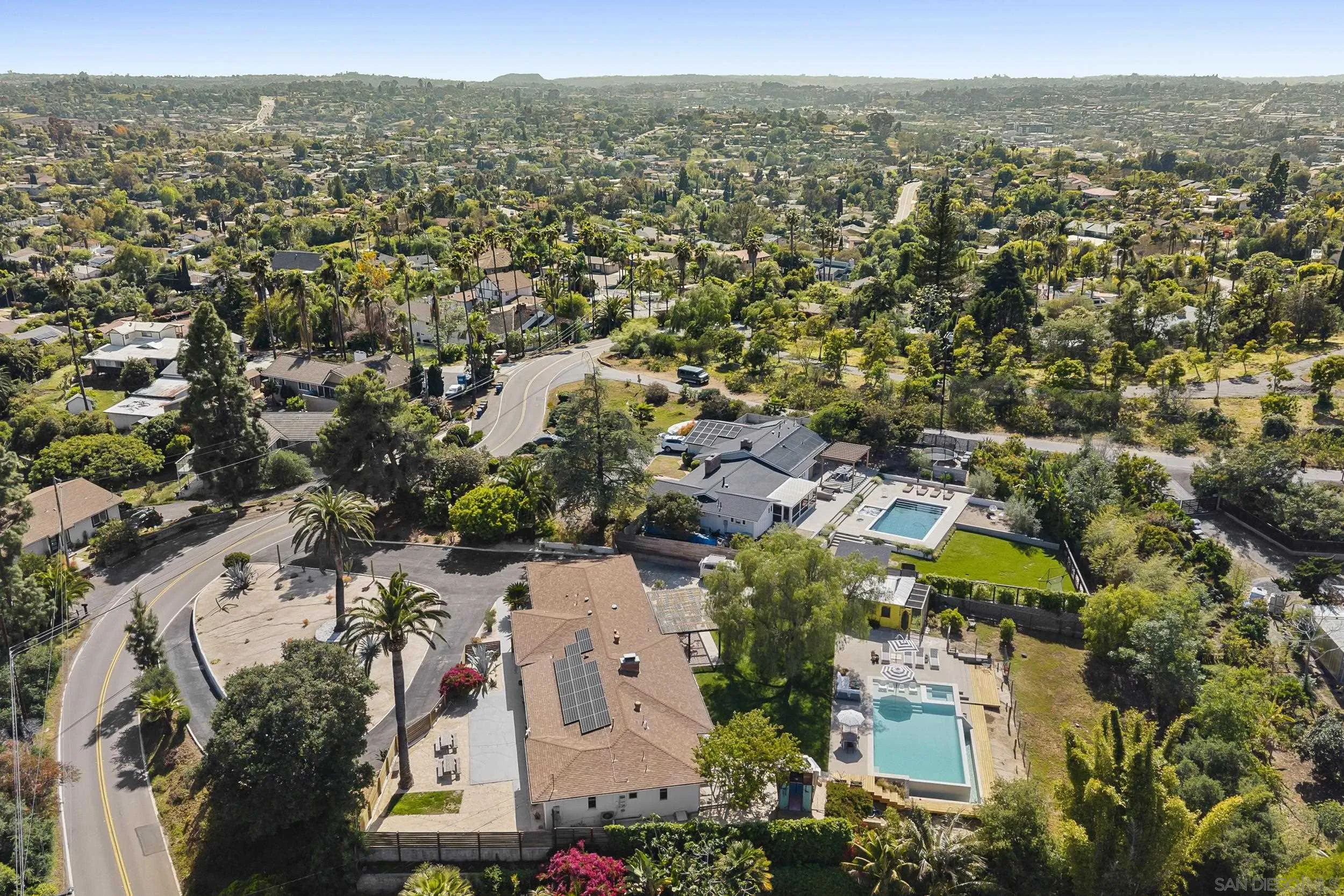 https://cdn.realtyfeed.com/cdn/127/260022077/1bdbbb2312c384ac4b6254932b618add.webp