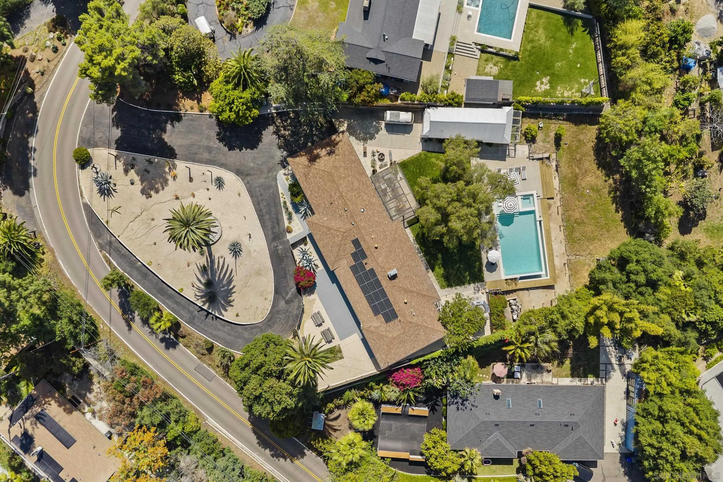 https://cdn.realtyfeed.com/cdn/127/260022077/7d981435ee0d9805adb7bc76691a7e1c.webp