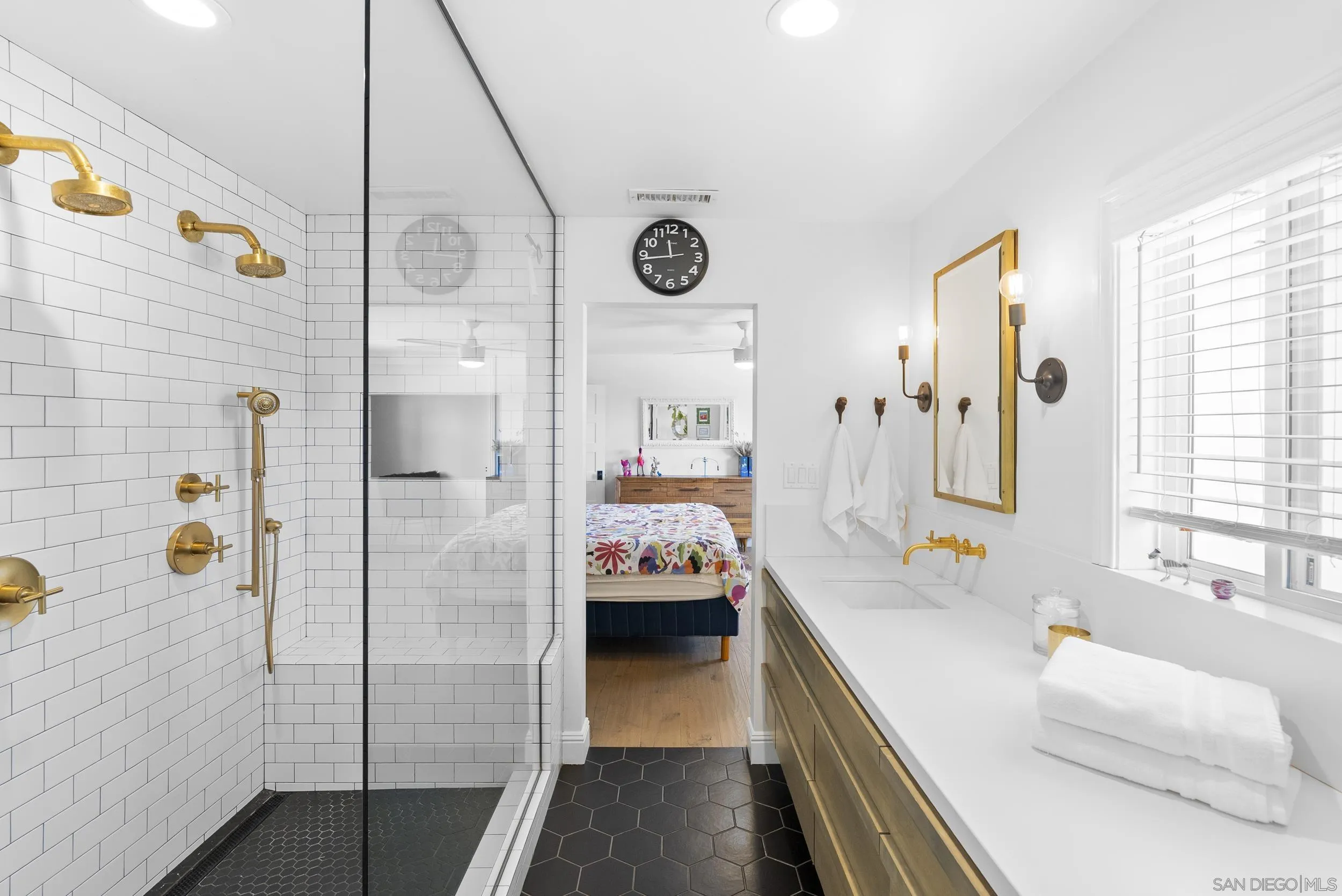 https://cdn.realtyfeed.com/cdn/127/260022077/81337ccc0e7601e529077361b5c4fef3.webp