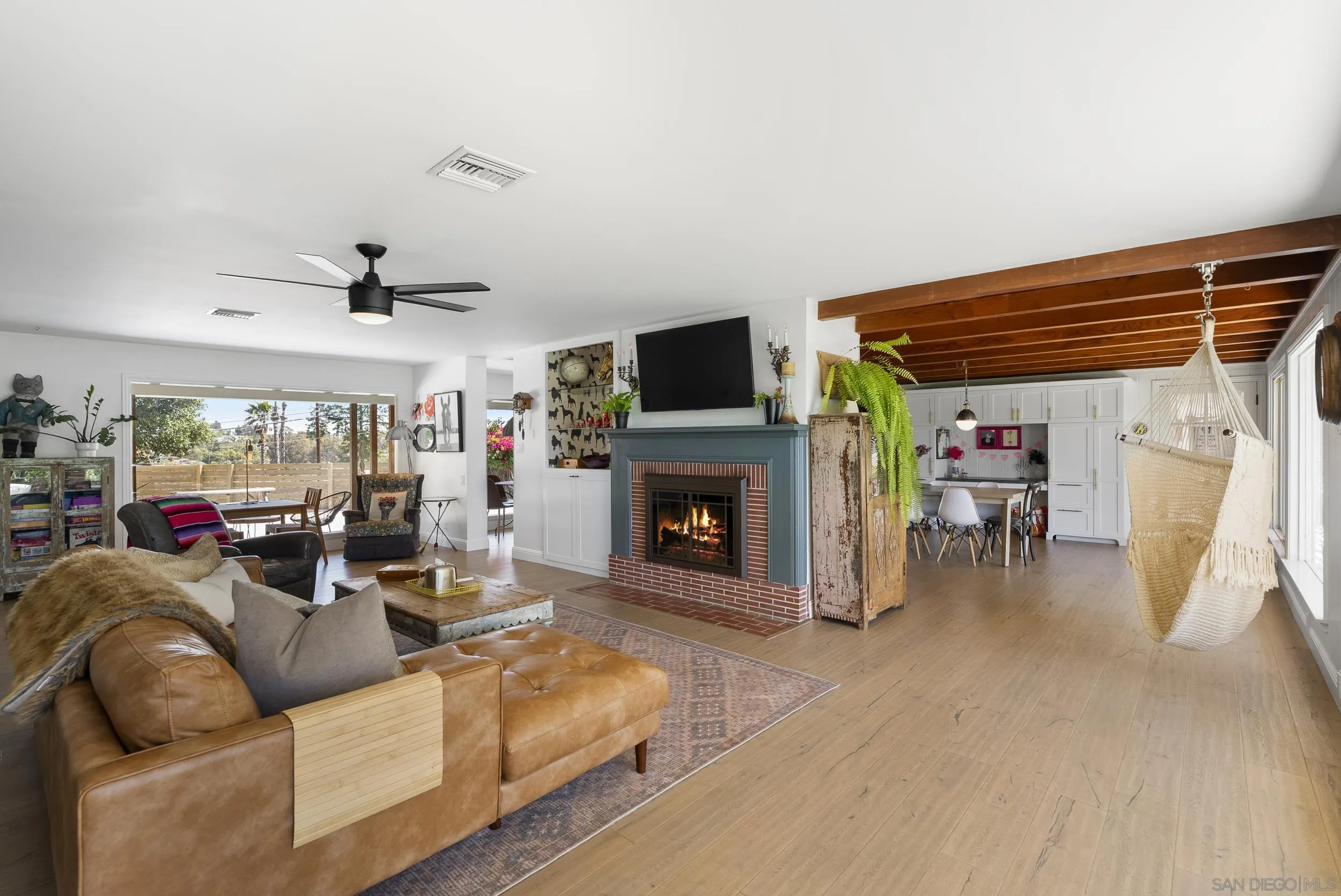 https://cdn.realtyfeed.com/cdn/127/260022077/84aa0970caf81bfe2f786ef1b5ae1497.webp