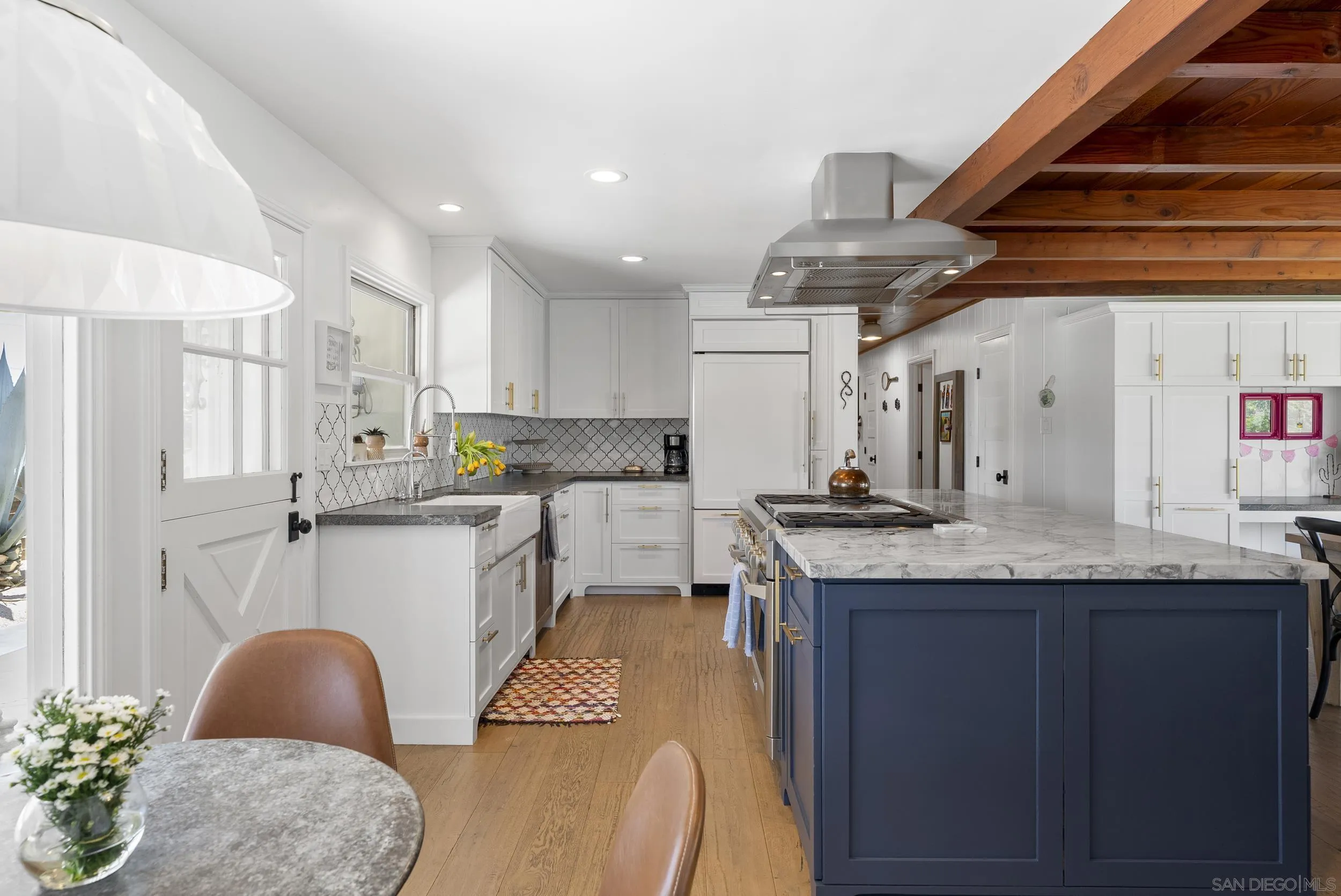 https://cdn.realtyfeed.com/cdn/127/260022077/8c44461c788d08dd14e28b30b489ab58.webp