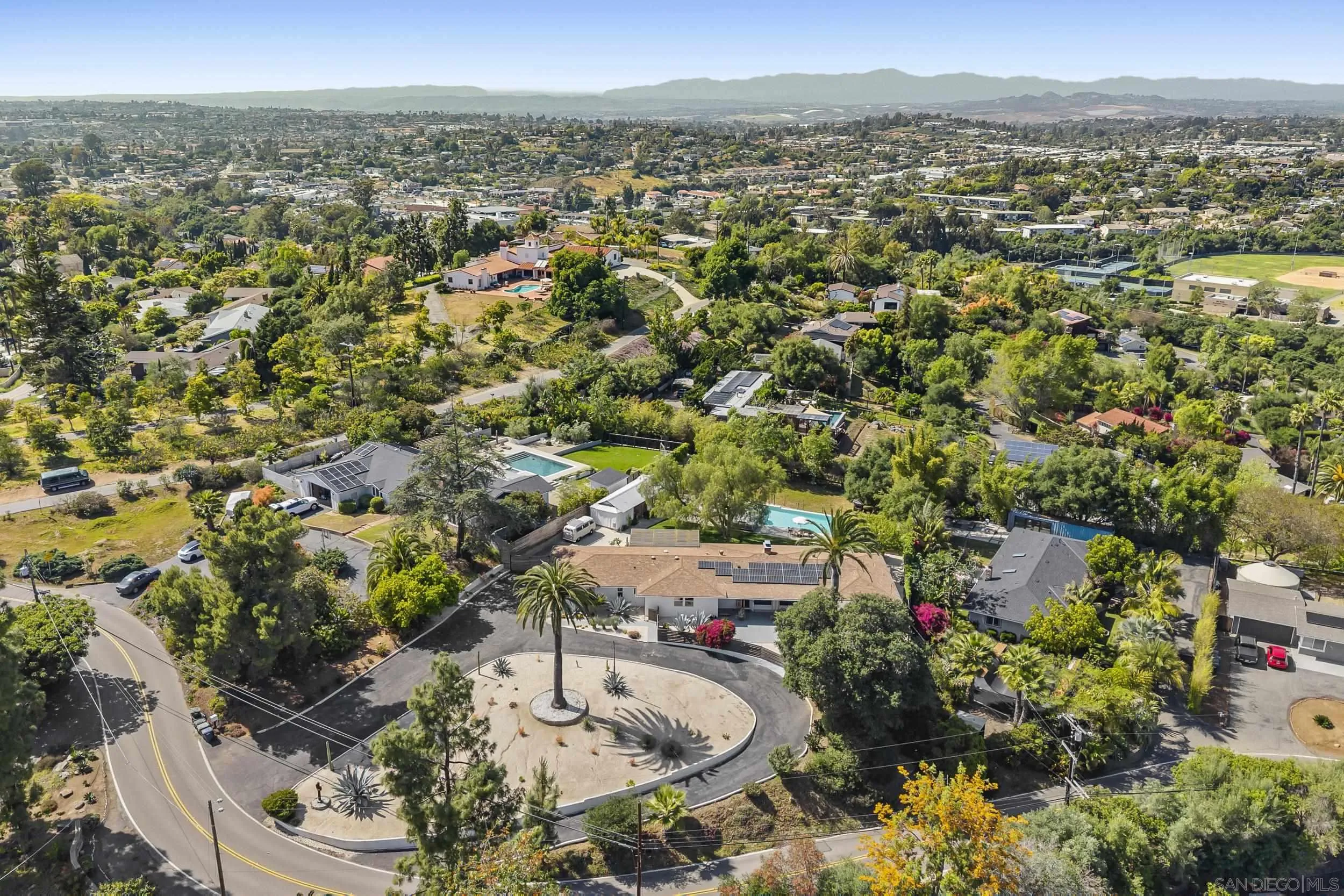 https://cdn.realtyfeed.com/cdn/127/260022077/97115c3bdc2c570233aa1c1c679552c2.webp