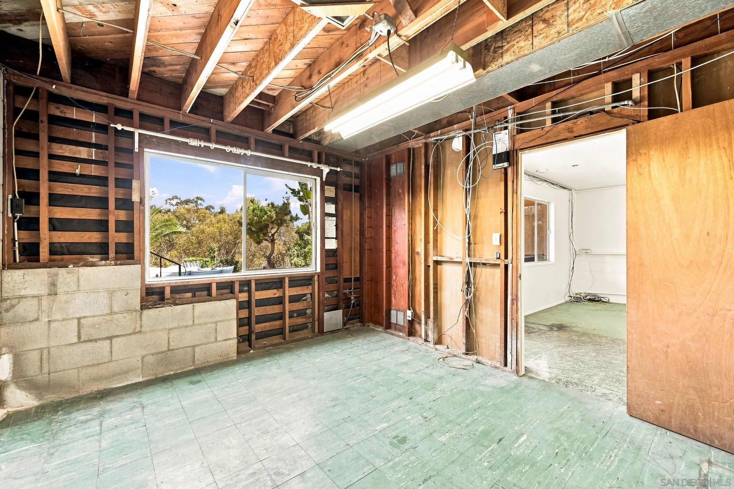 https://cdn.realtyfeed.com/cdn/127/260022078/19a8b4142ee9545c35a6b14a6e66303c.webp