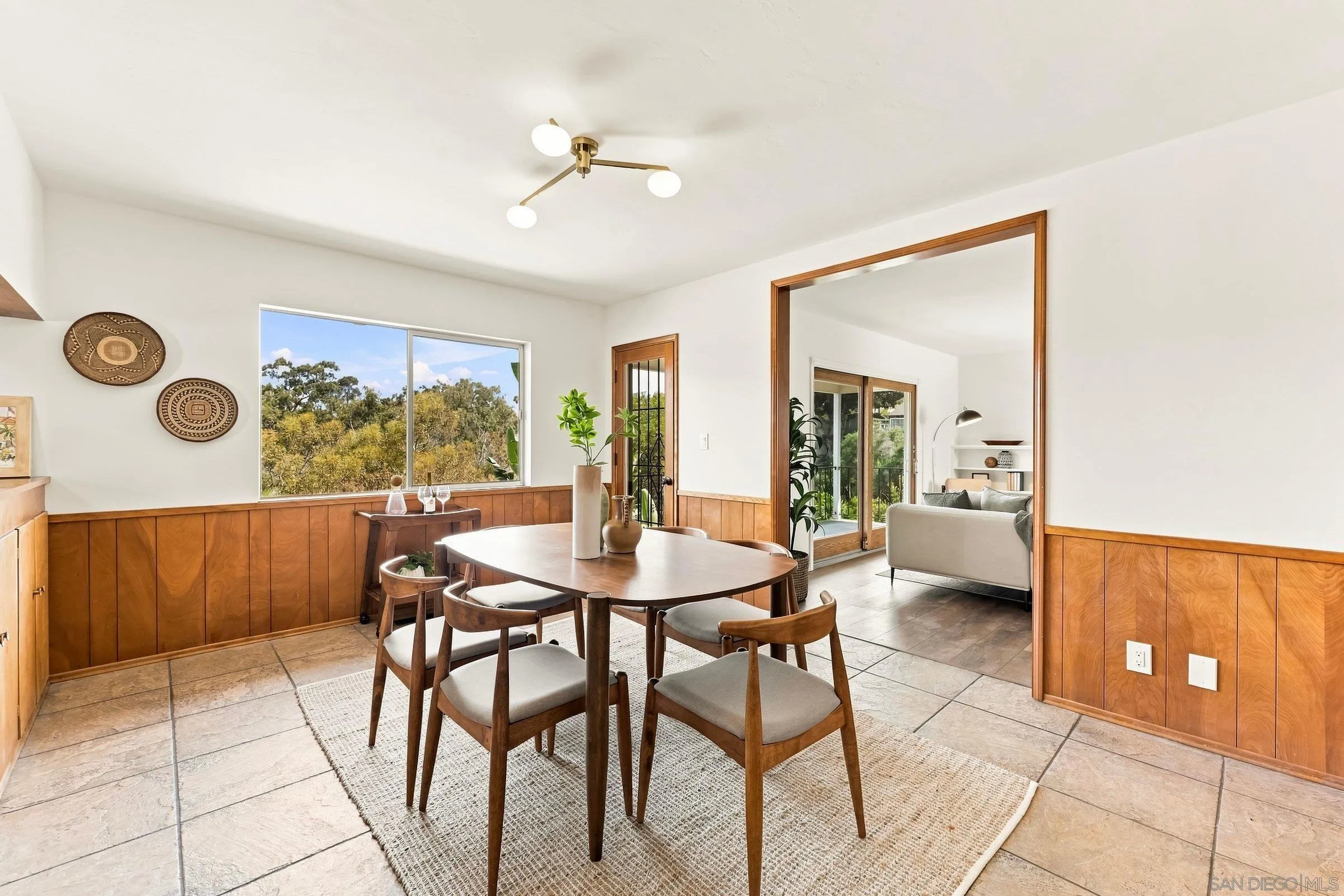 https://cdn.realtyfeed.com/cdn/127/260022078/3df1225bdf753affd999f892cd7d95cc.webp