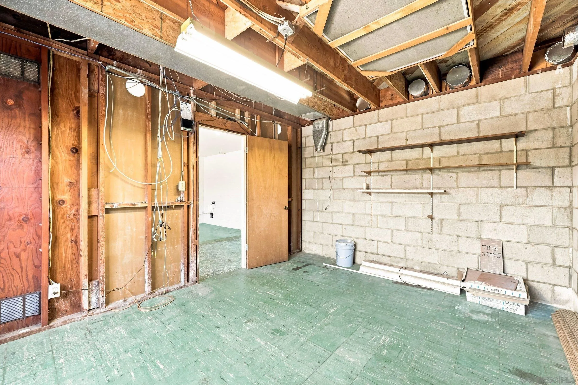 https://cdn.realtyfeed.com/cdn/127/260022078/a278aeeec2d874ed70878d3cfcc87302.webp