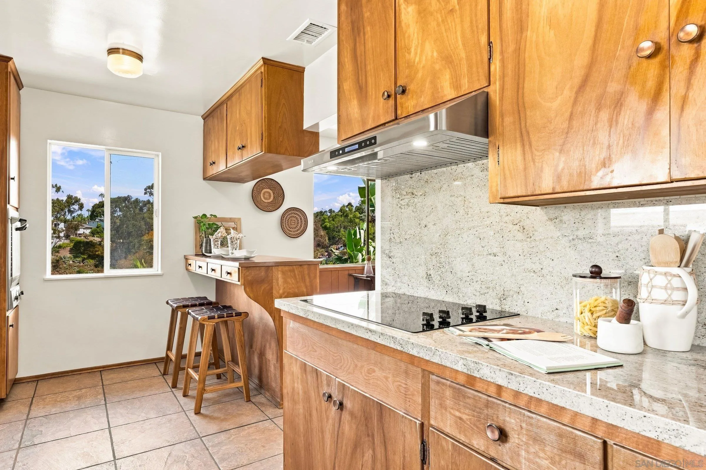 https://cdn.realtyfeed.com/cdn/127/260022078/c8d54385c1064dc30108297d7a358b54.webp