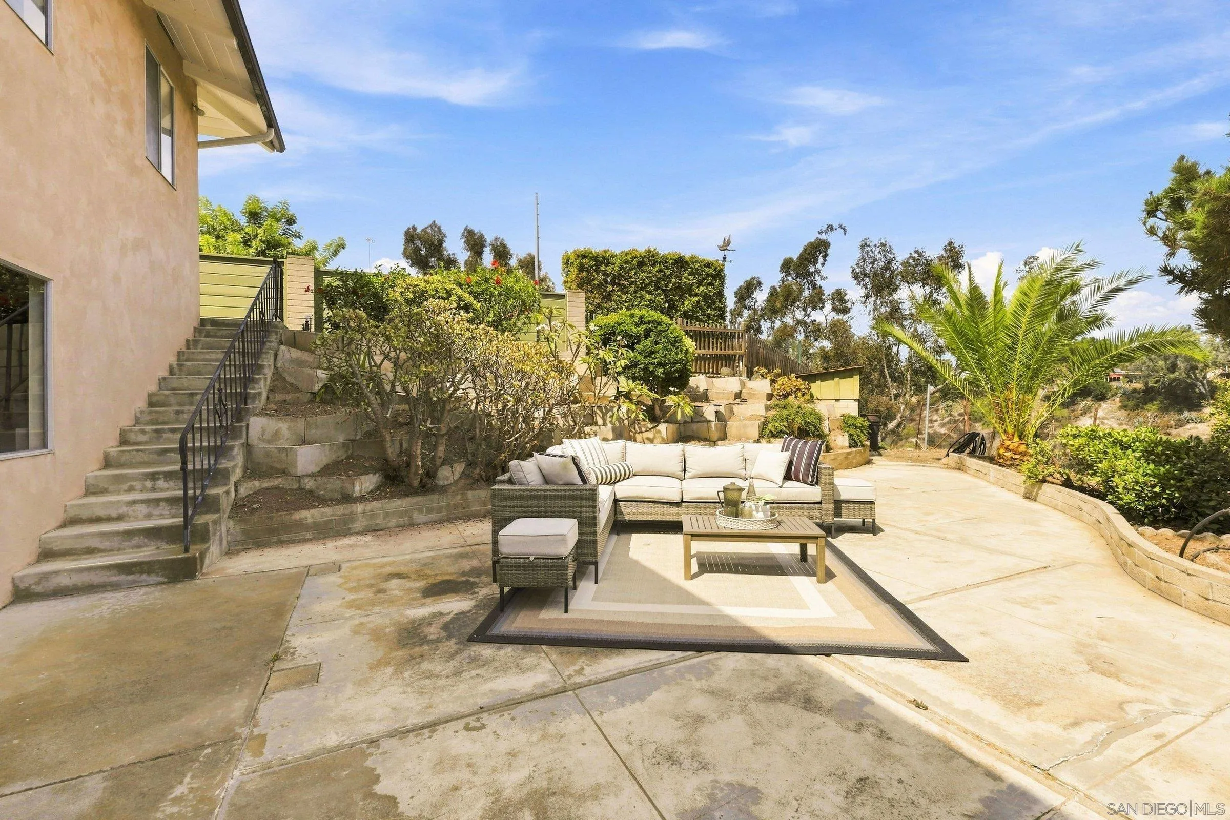 https://cdn.realtyfeed.com/cdn/127/260022078/dd236d5db8b1794c50c0a34247a441ae.webp