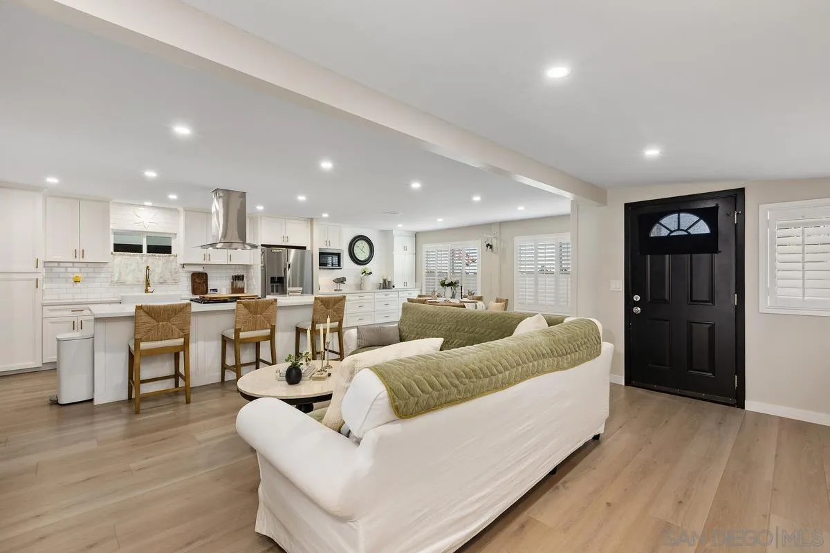 https://cdn.realtyfeed.com/cdn/127/260022084/13c5824b4e9500d52cada698ae4e4df7.webp