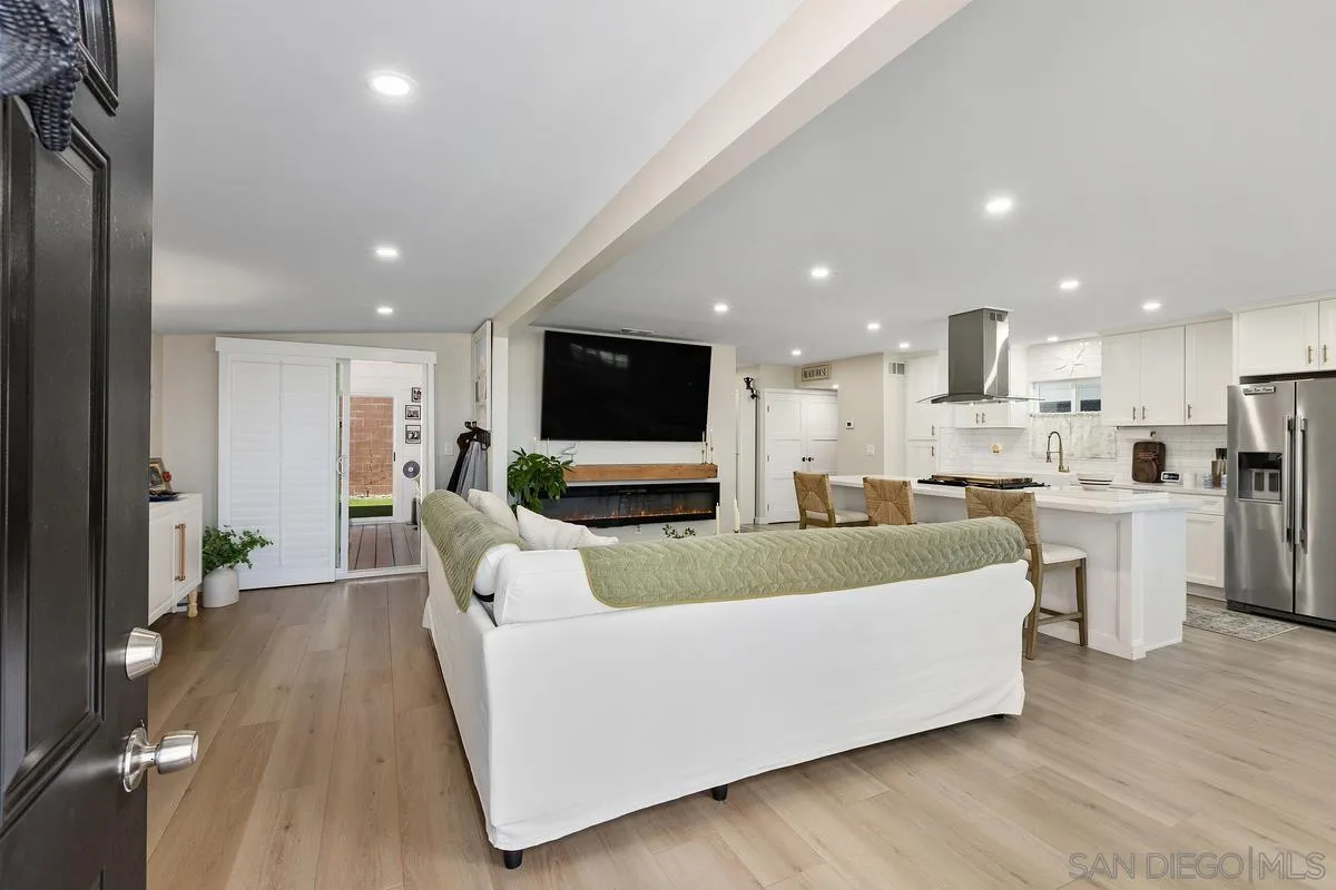 https://cdn.realtyfeed.com/cdn/127/260022084/7f435607ae801b3c888cd5df50d33ae4.webp