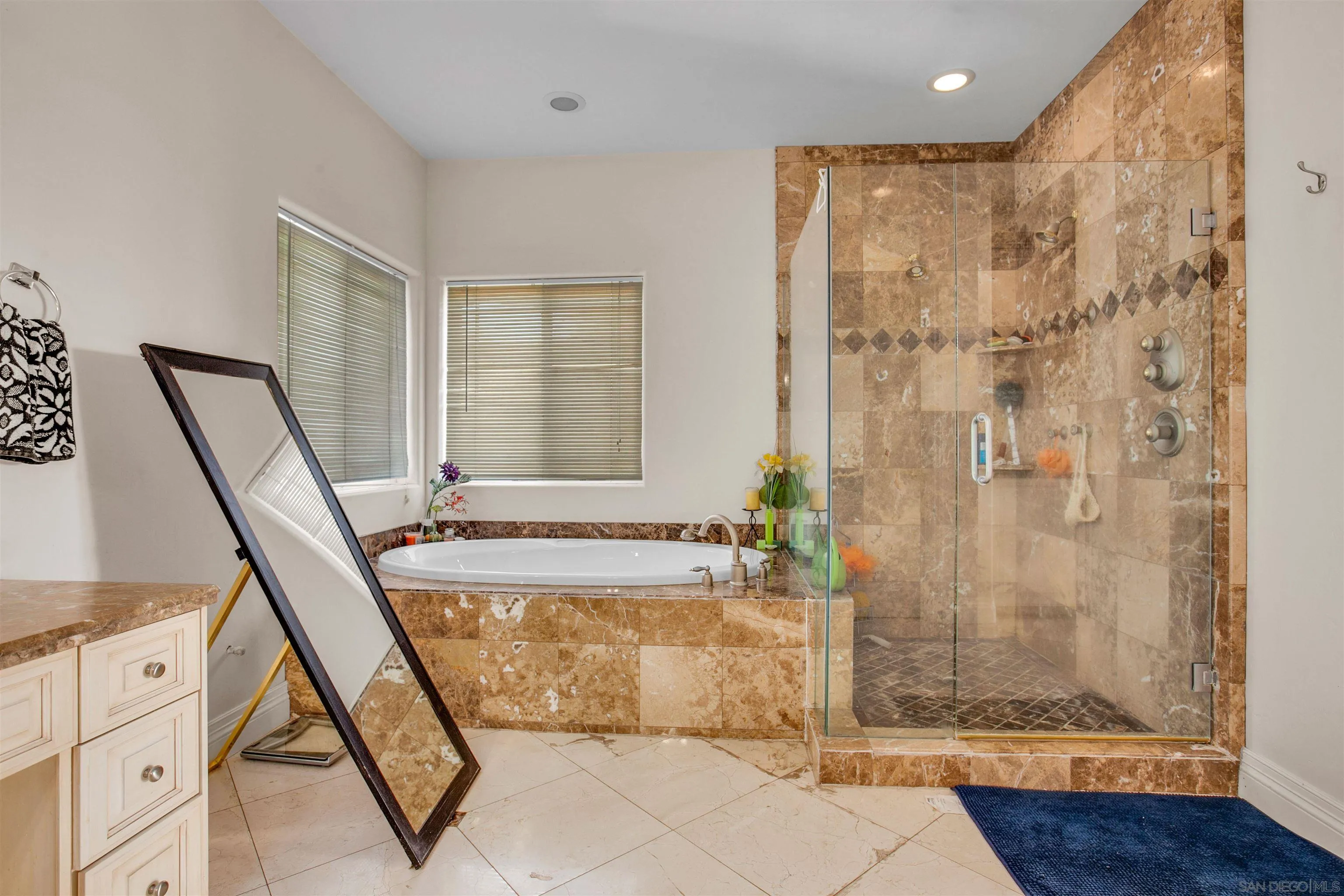 https://cdn.realtyfeed.com/cdn/127/260022085/59ca4eac1a93dc565229a3244ba8e6af.webp
