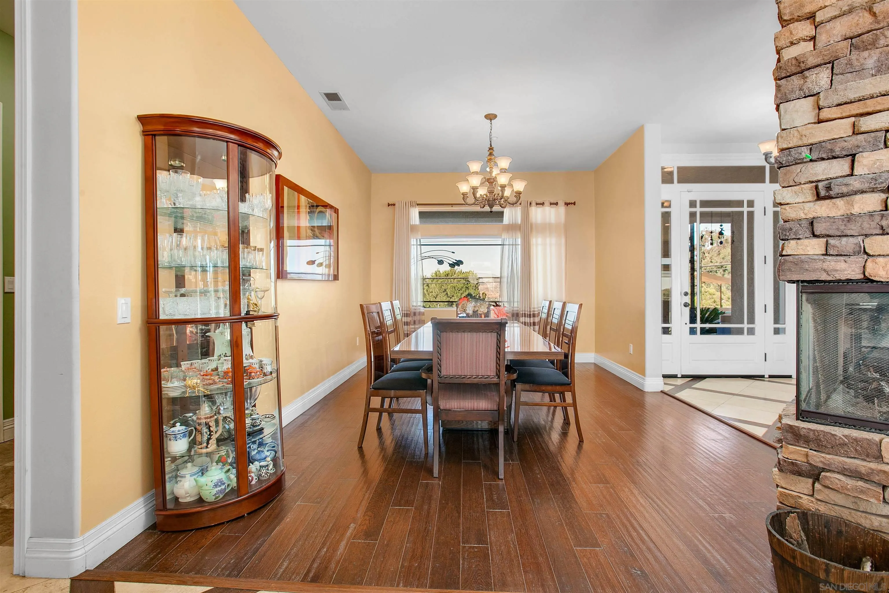 https://cdn.realtyfeed.com/cdn/127/260022085/5e1b59ddd482ce680500491b30879b64.webp