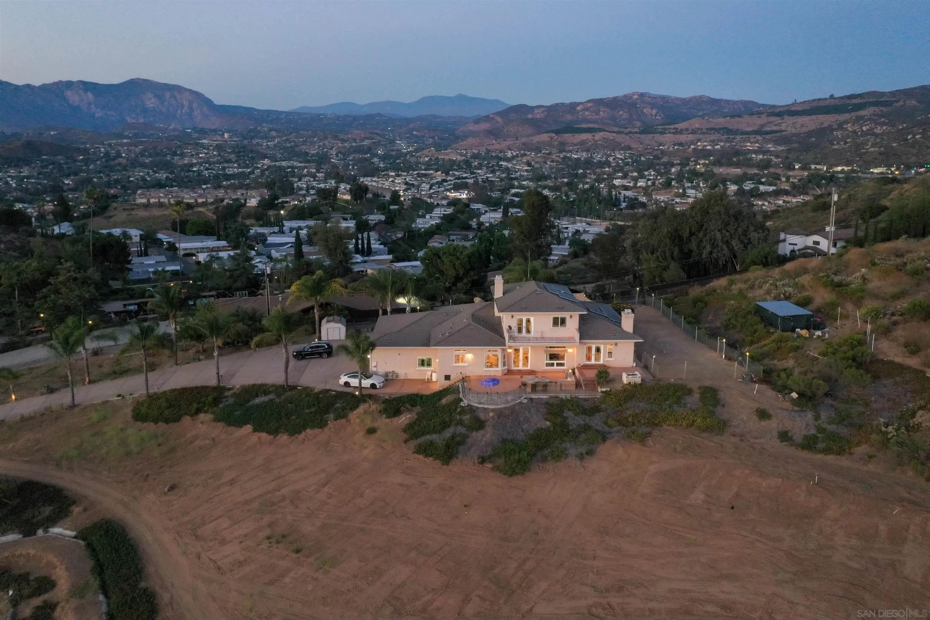 https://cdn.realtyfeed.com/cdn/127/260022085/966b655d81997aaa3701fa535e9dd013.webp