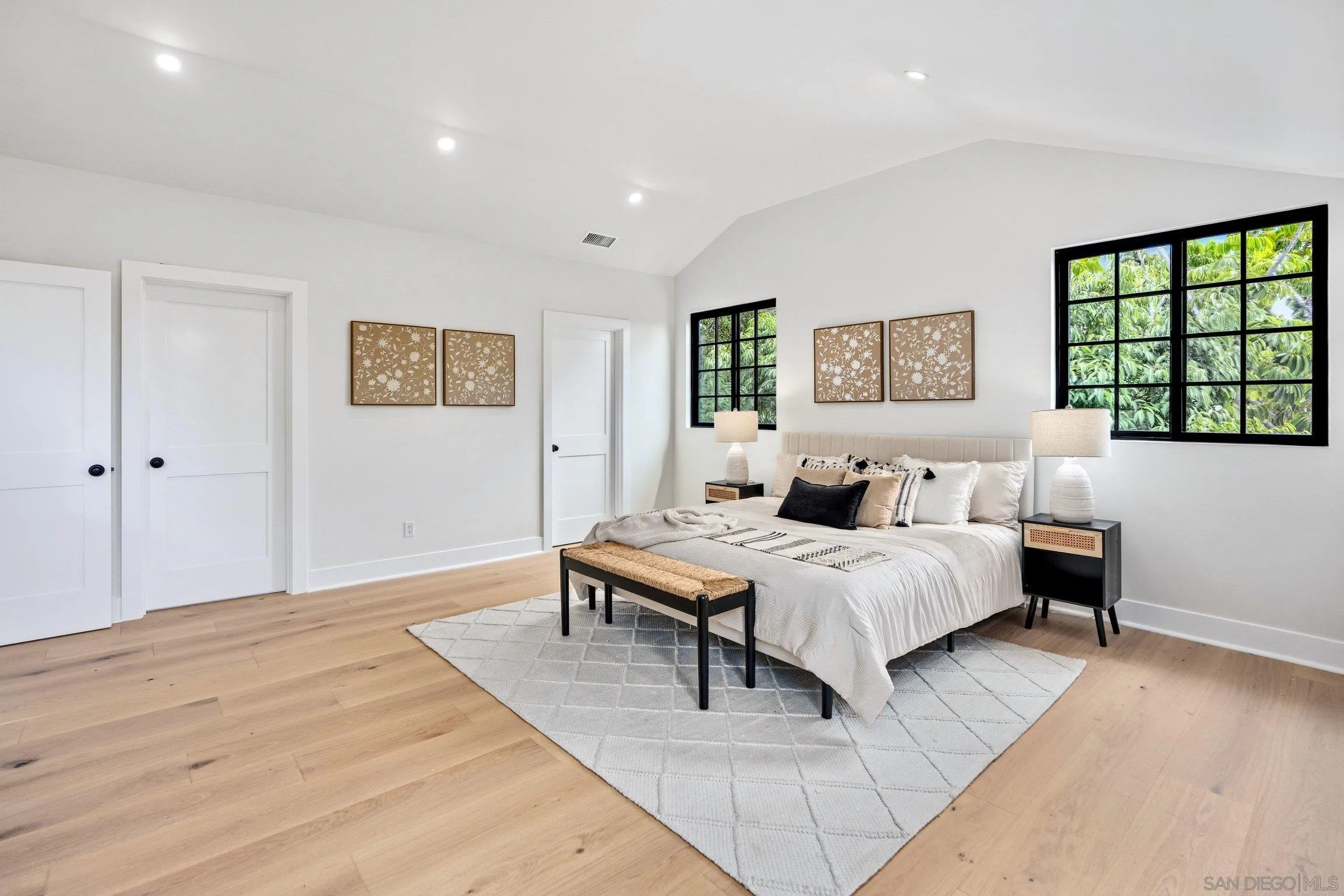 https://cdn.realtyfeed.com/cdn/127/260022087/1e97c3b7cef0583020cb9b1e65e732a4.webp