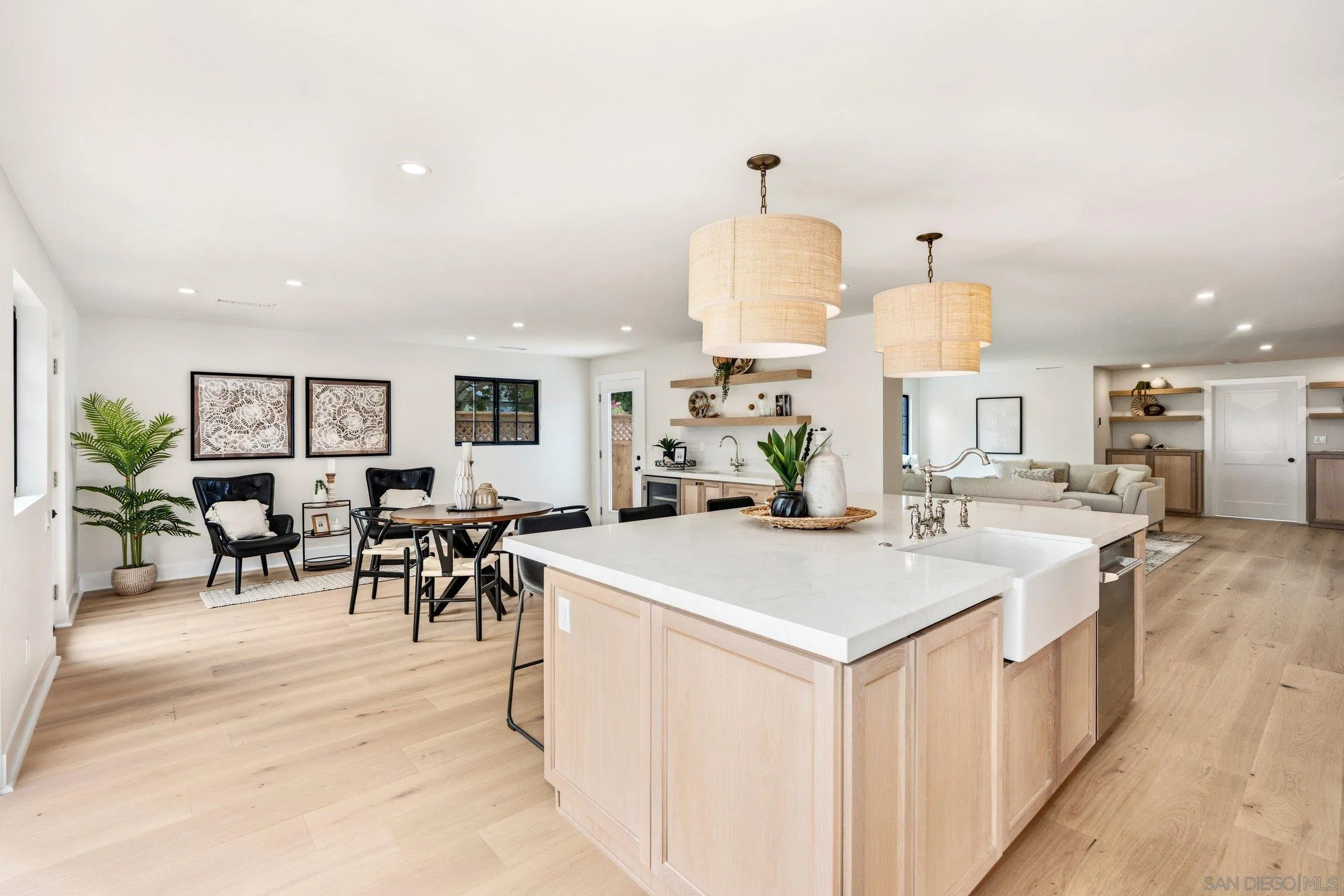 https://cdn.realtyfeed.com/cdn/127/260022087/361411b6ce4856f7f21850bb29199554.webp
