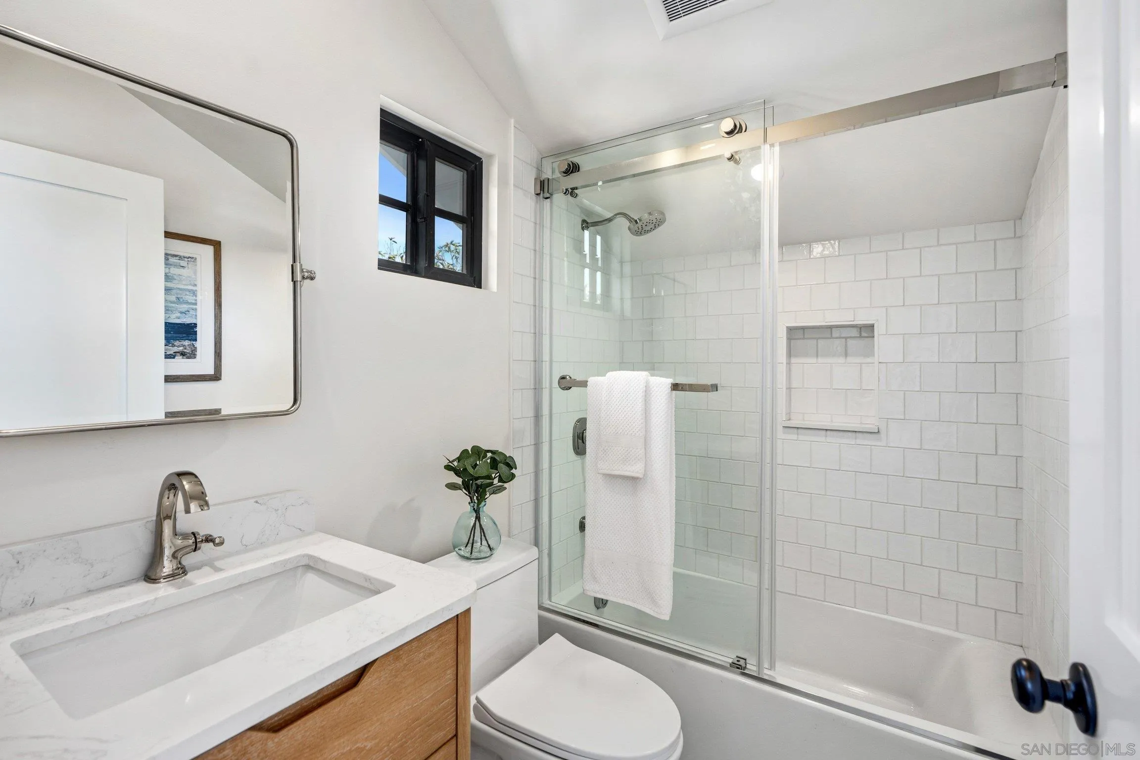 https://cdn.realtyfeed.com/cdn/127/260022087/54718975becfd0d6f3edfd83753922b6.webp