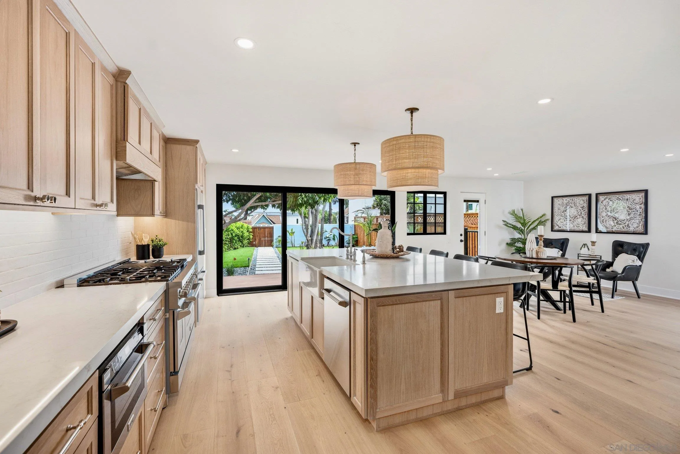 https://cdn.realtyfeed.com/cdn/127/260022087/77042a77ff6061117f05e2ea1ae6f2fa.webp