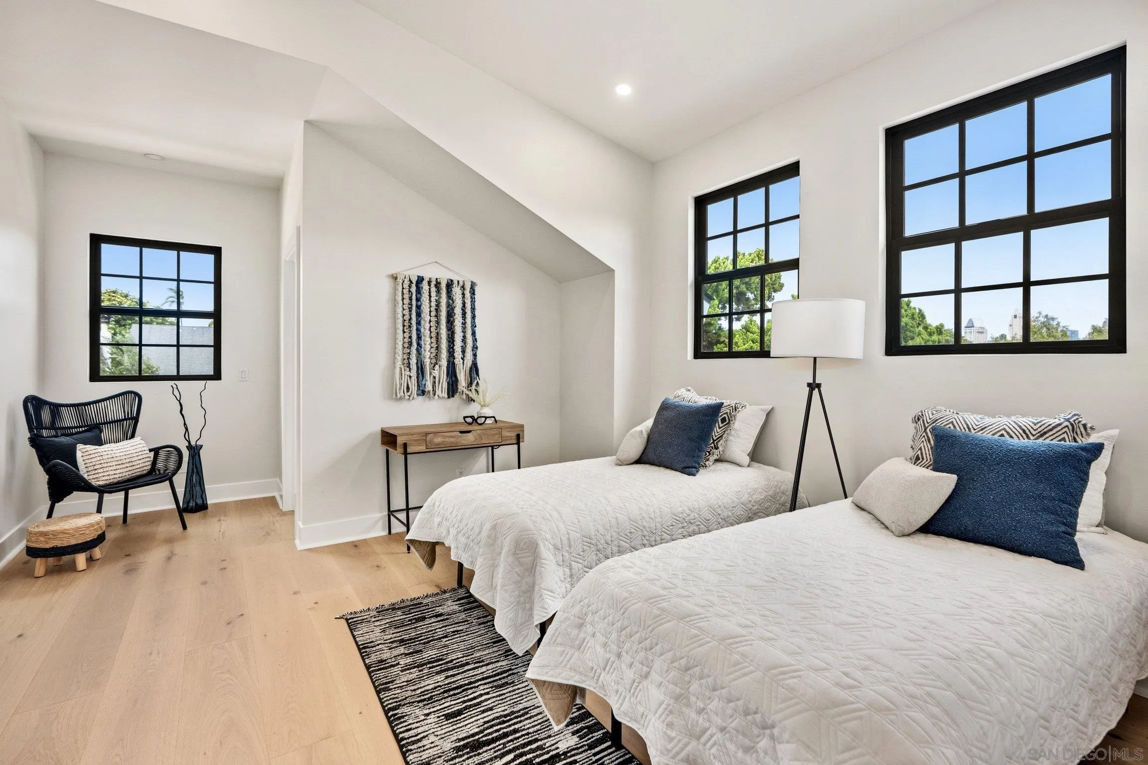https://cdn.realtyfeed.com/cdn/127/260022087/a201fb155951fd7d7a80b5b4761b555f.webp