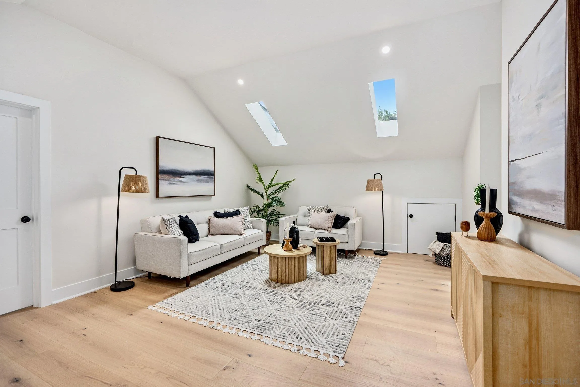 https://cdn.realtyfeed.com/cdn/127/260022087/e3b170e0b510d0835f3cfa8e0c8bd152.webp