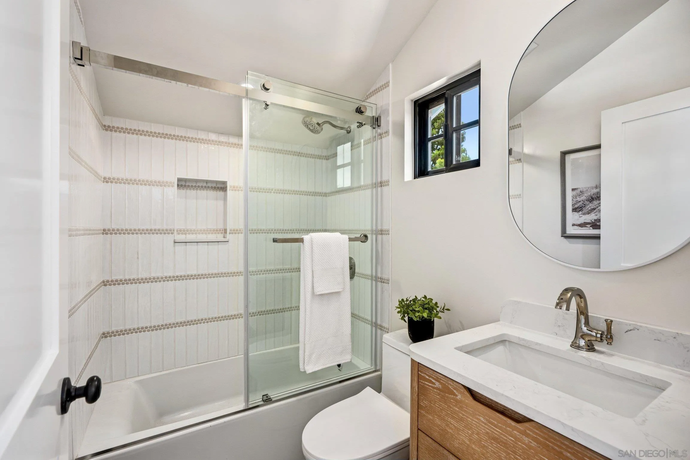 https://cdn.realtyfeed.com/cdn/127/260022087/ef0a038ed4c4315d1c1c800244a86d03.webp