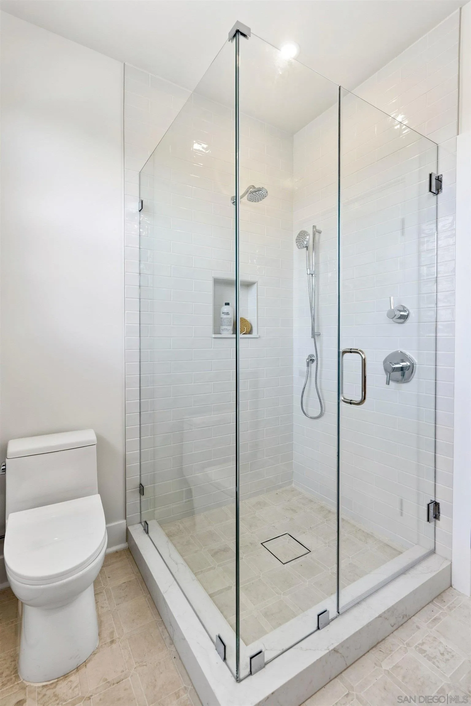 https://cdn.realtyfeed.com/cdn/127/260022087/f4b796d6f3b06a0d1073216f6a426186.webp