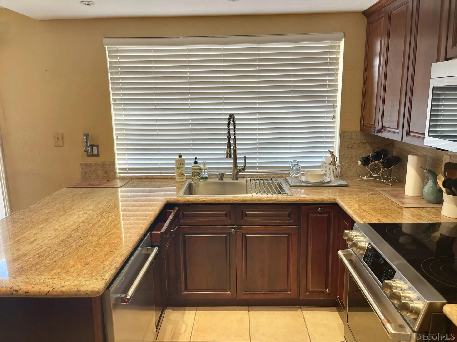 https://cdn.realtyfeed.com/cdn/127/260022088/081dc2d1581f83c9383443467549c336.webp