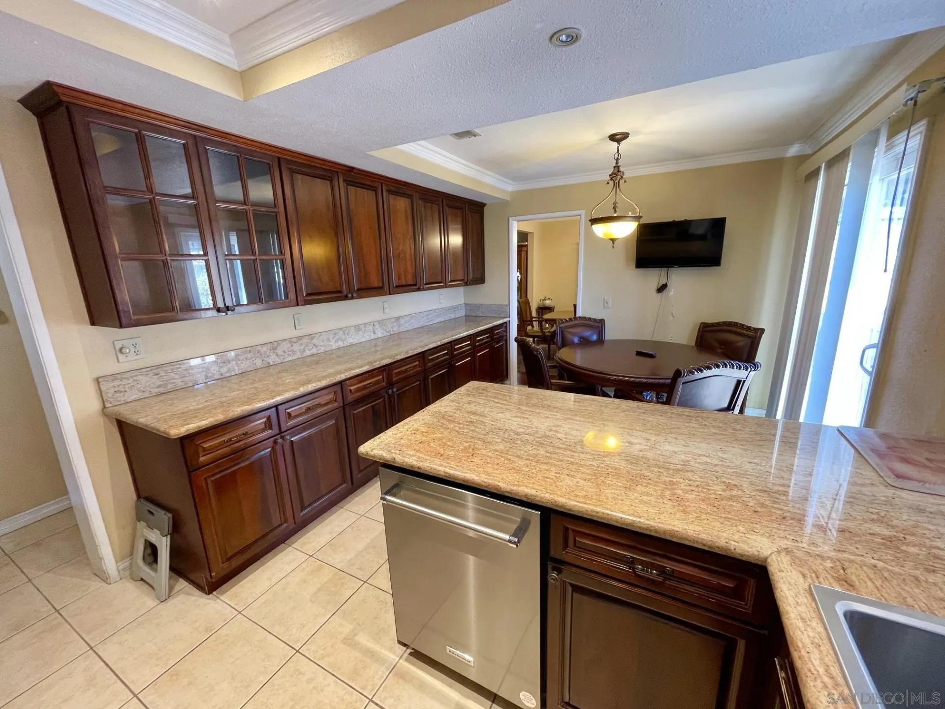 https://cdn.realtyfeed.com/cdn/127/260022088/3d53e864f2a959f0261b306833c5a6b1.webp