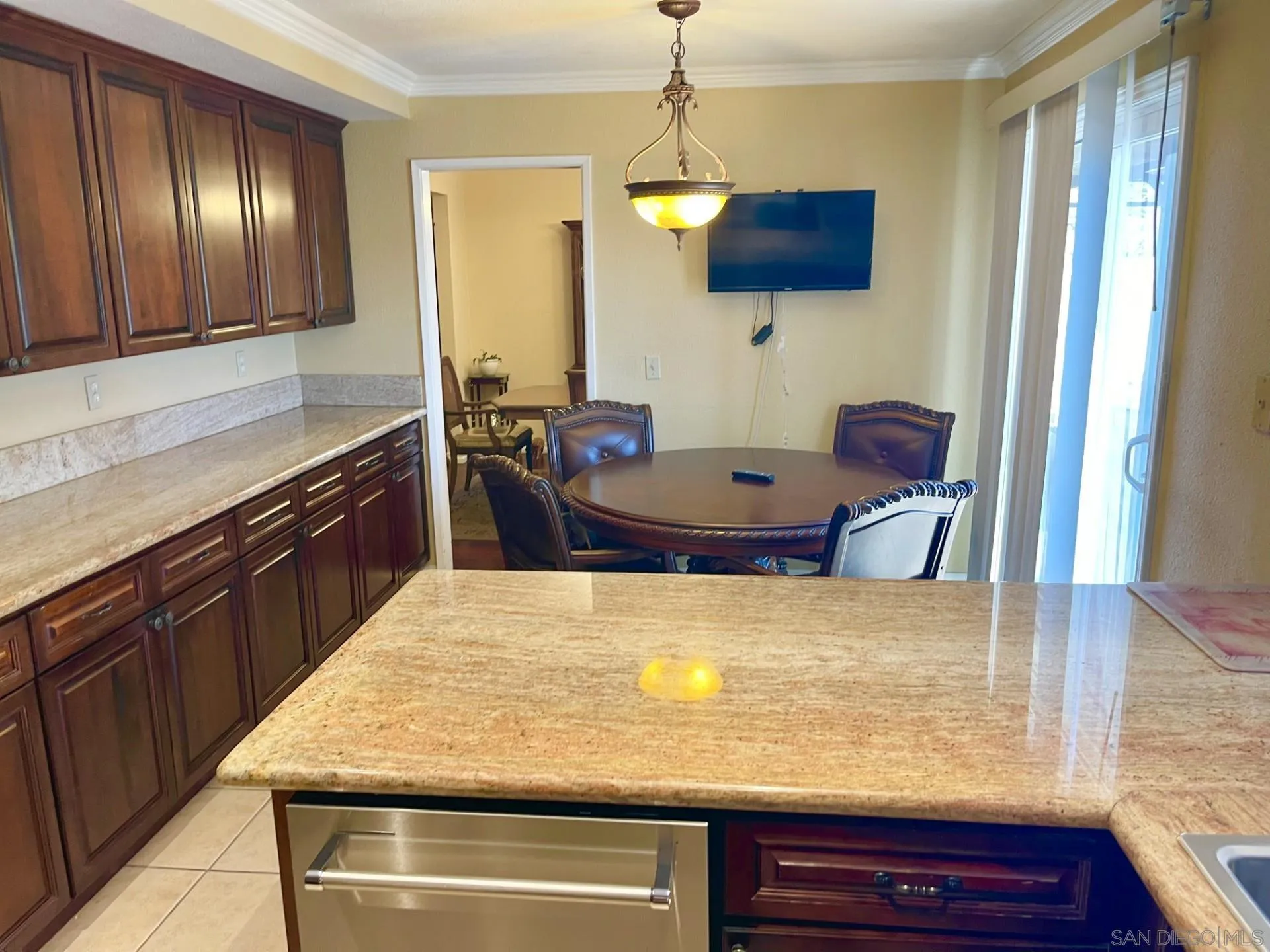 https://cdn.realtyfeed.com/cdn/127/260022088/6d6d27e4a9b6fa210759c6ab2eaa6f3a.webp