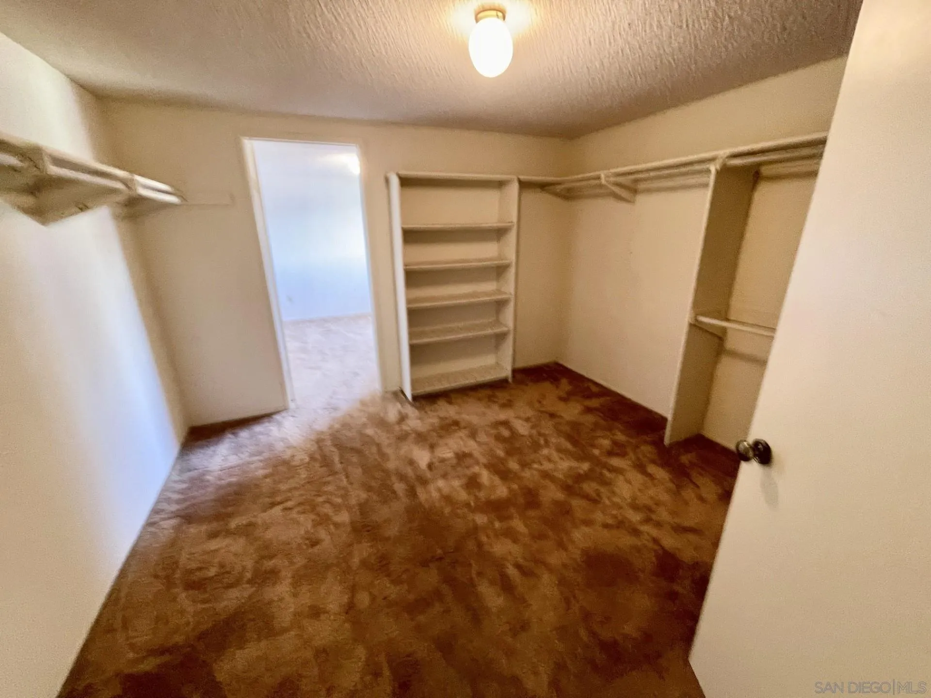 https://cdn.realtyfeed.com/cdn/127/260022088/8177e32f1722dc8694809c9d6e6cfef5.webp