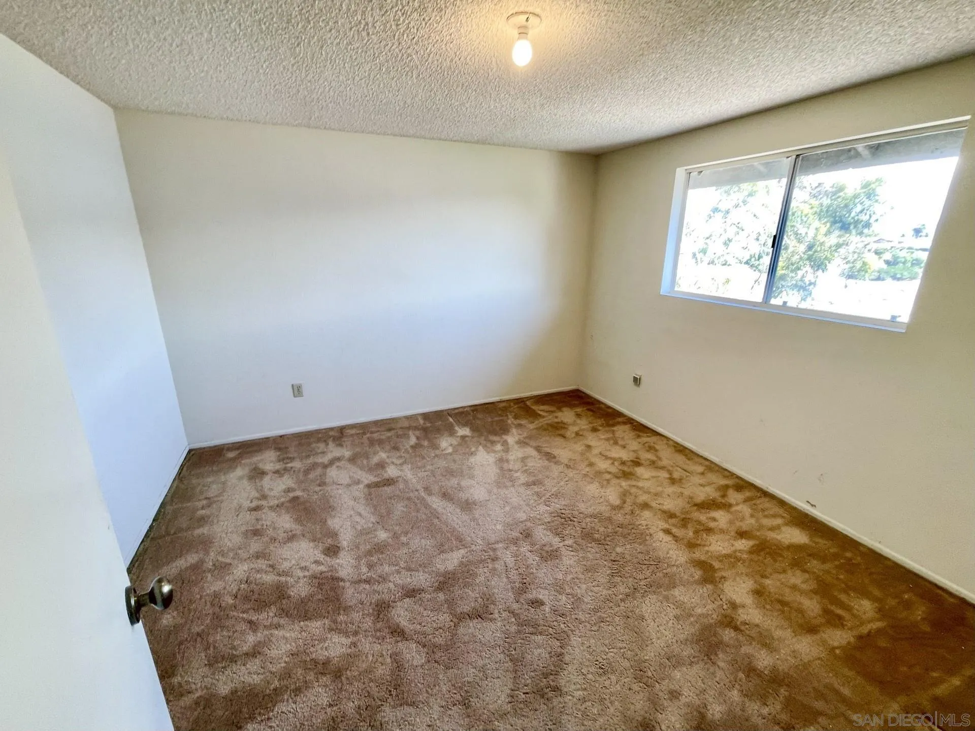 https://cdn.realtyfeed.com/cdn/127/260022088/8426a53da9b10262e109914efb98daf5.webp
