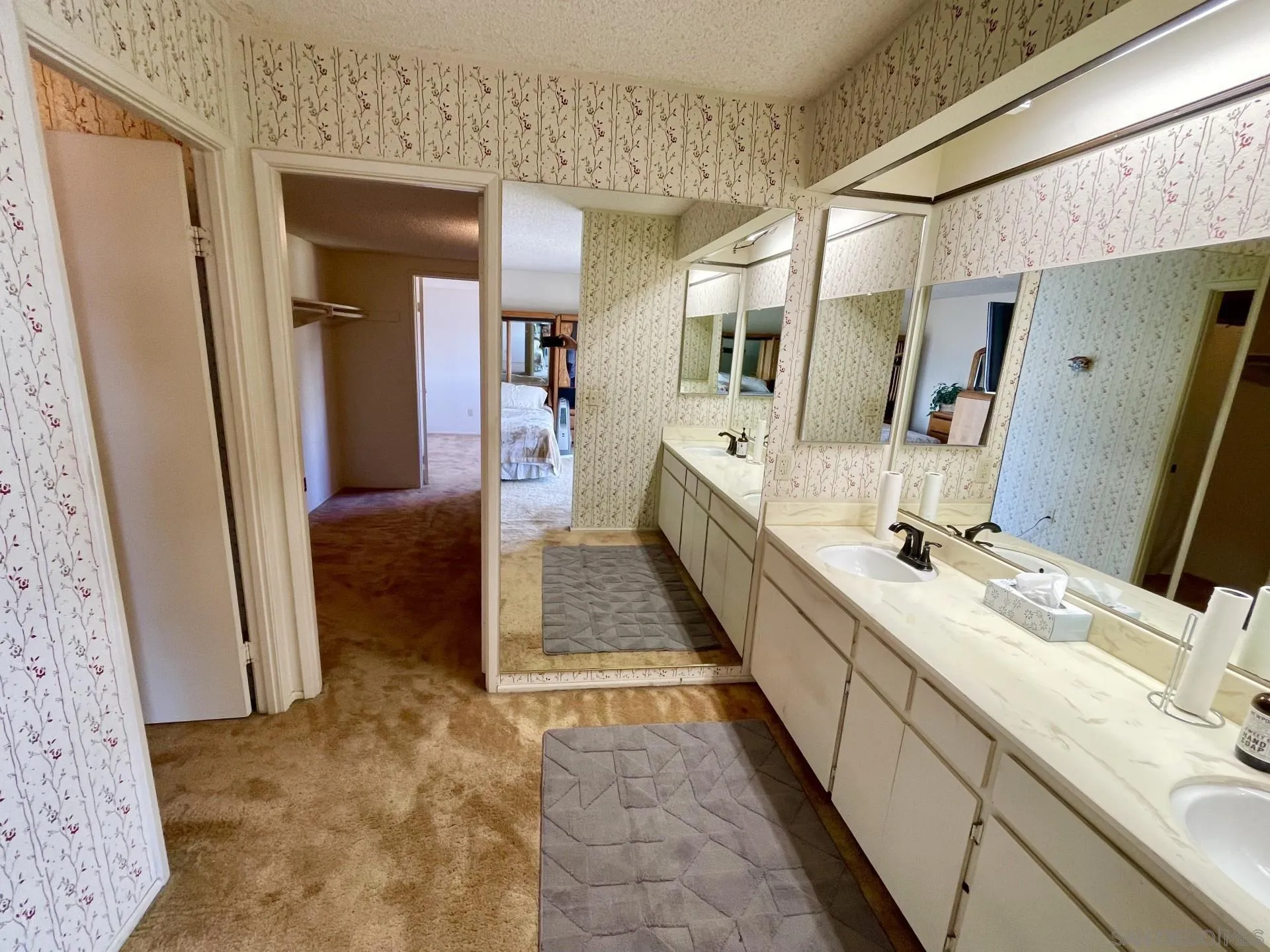 https://cdn.realtyfeed.com/cdn/127/260022088/d38813654b9875d8614643bfe5f1bd90.webp