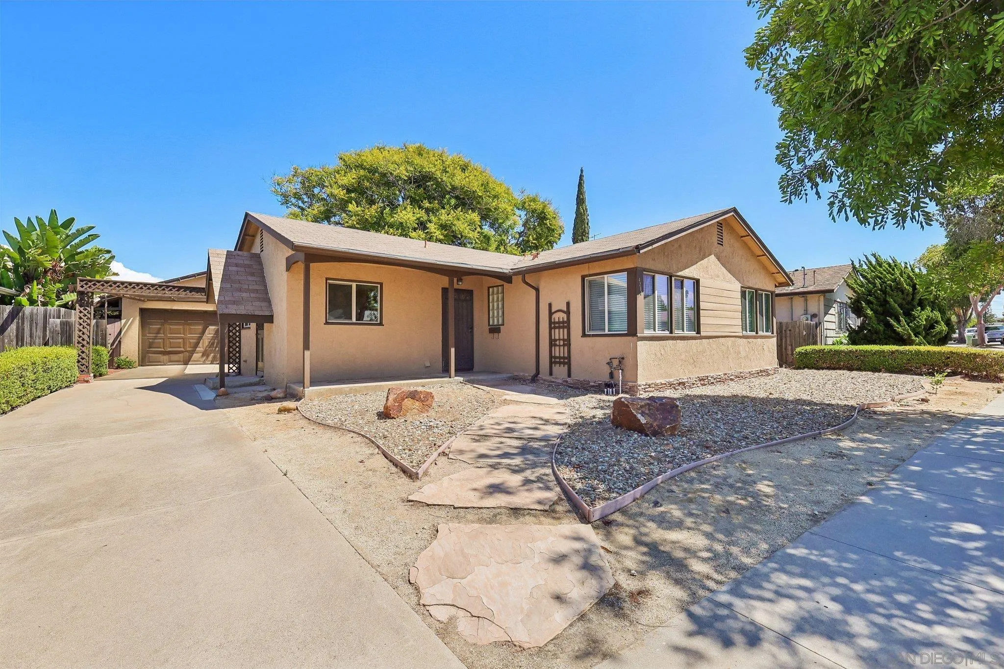 https://cdn.realtyfeed.com/cdn/127/260022090/4c65d905b40062459c607dde581e16ae.webp