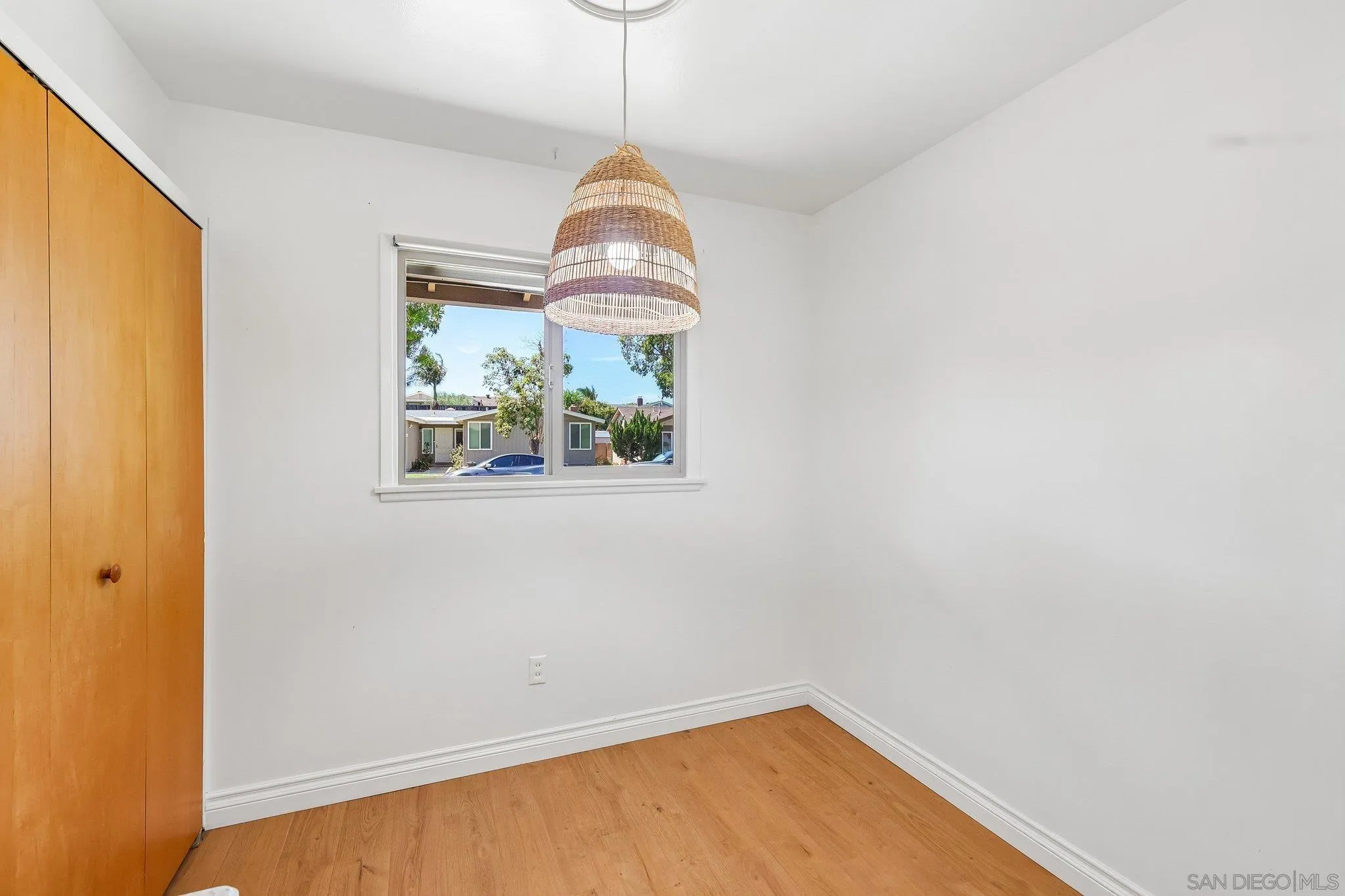 https://cdn.realtyfeed.com/cdn/127/260022090/535f69255cc7bc4f6424cb78a03d1a1e.webp