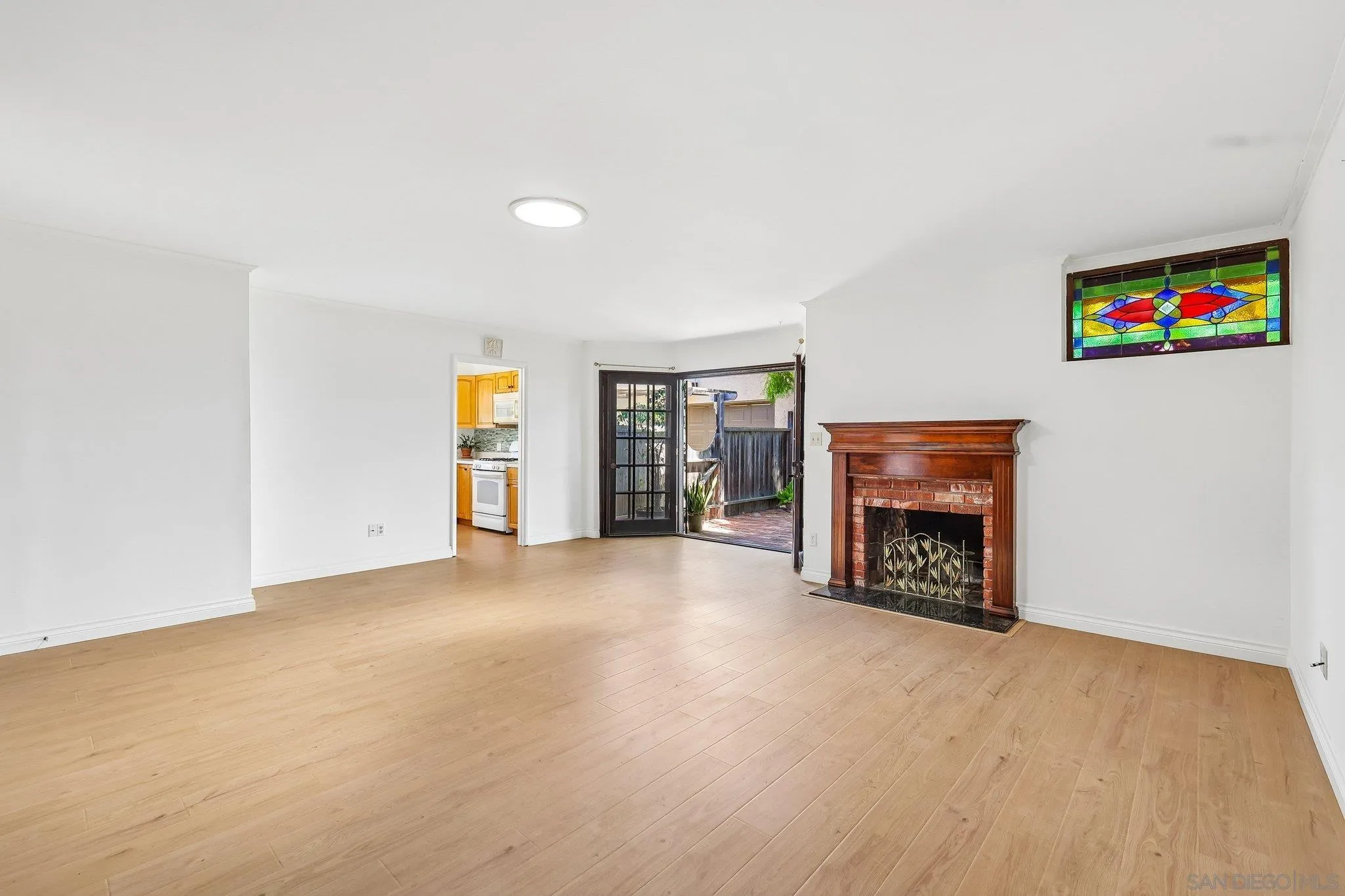 https://cdn.realtyfeed.com/cdn/127/260022090/7aae360dac73352afd34c931f8f5aeb3.webp