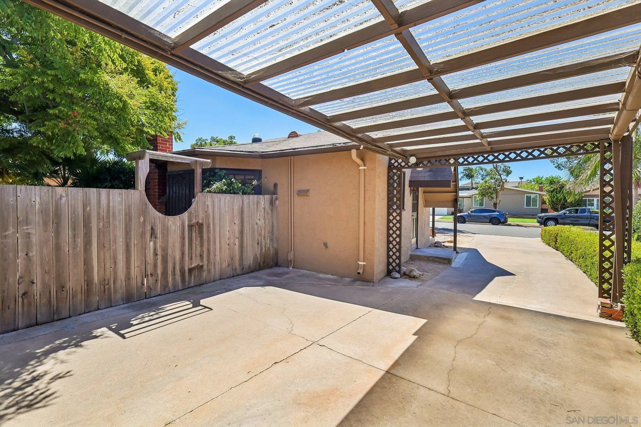 https://cdn.realtyfeed.com/cdn/127/260022090/81946dd23ed3df7ad2b7a9a1c7dd2edf.webp