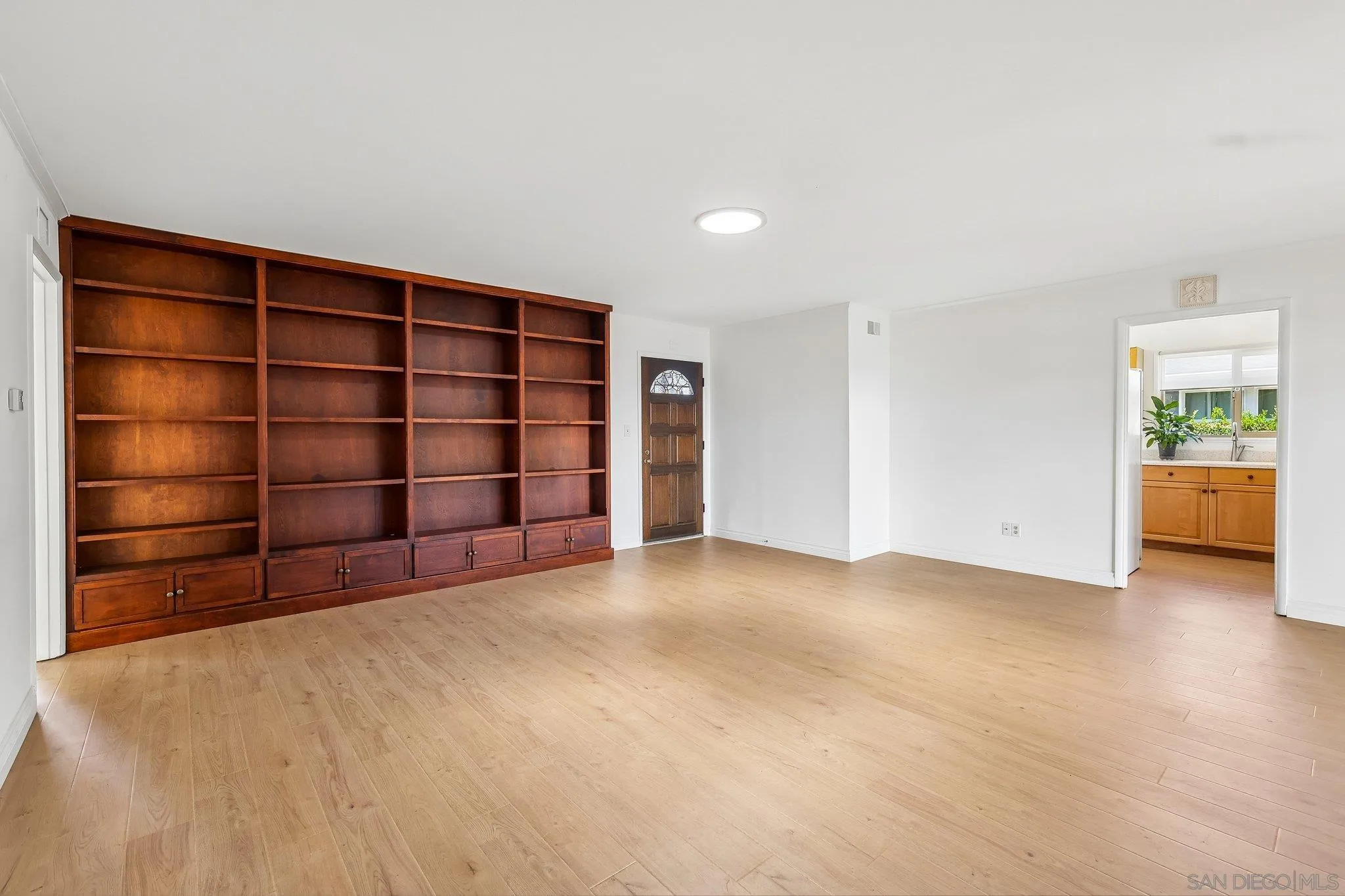 https://cdn.realtyfeed.com/cdn/127/260022090/9a3ca09b6d280f3572e4699362402aac.webp