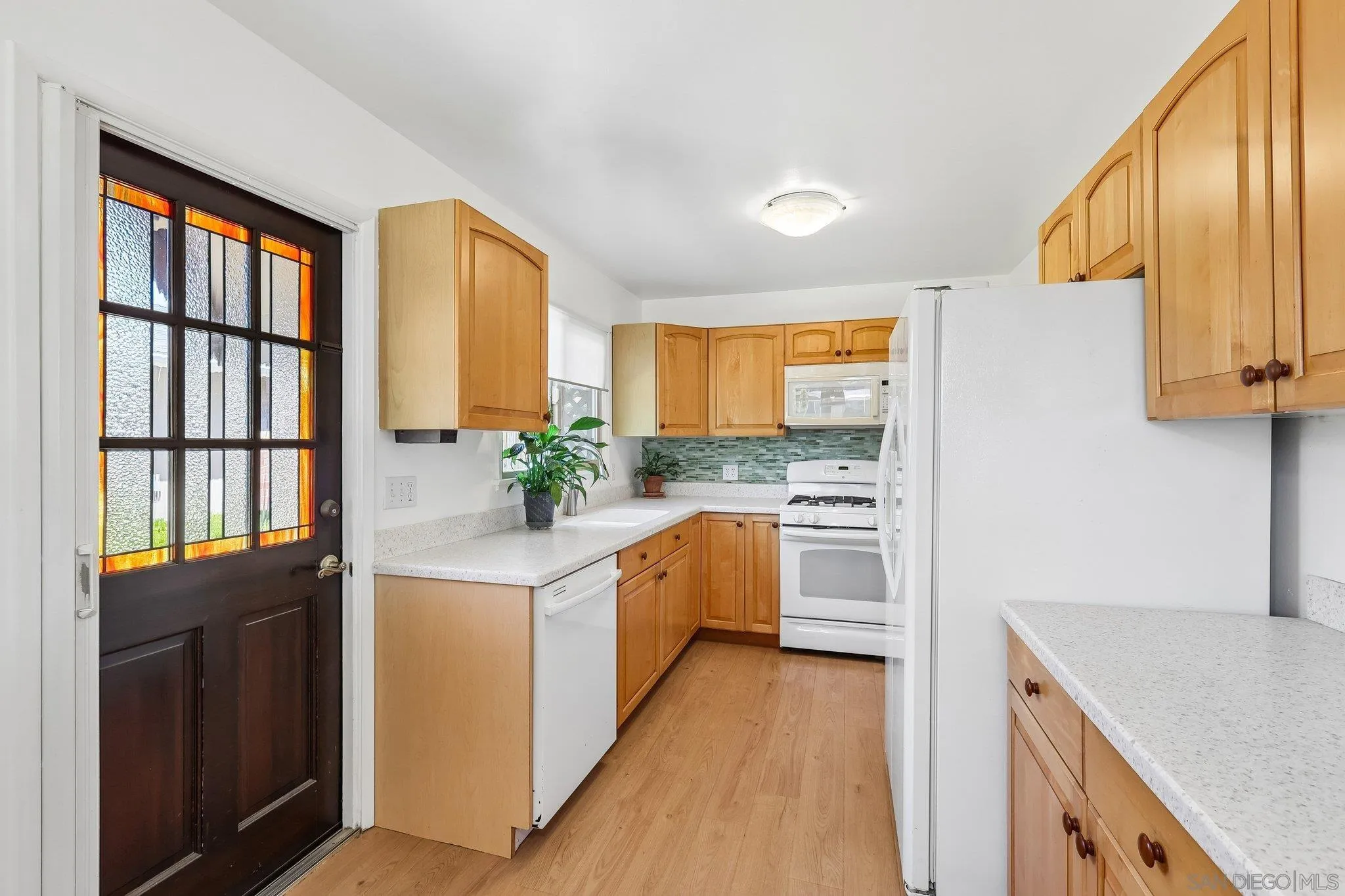https://cdn.realtyfeed.com/cdn/127/260022090/a1c257ac5c3926483c29772cec0575ba.webp