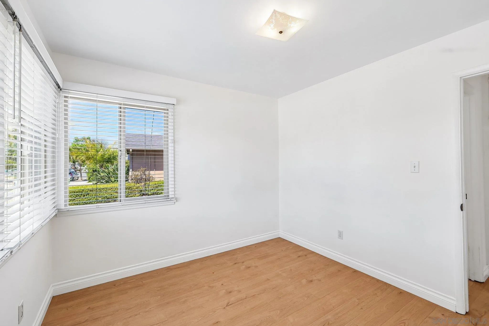 https://cdn.realtyfeed.com/cdn/127/260022090/b0fe24dd03694e4a015eedf9e5cdad18.webp