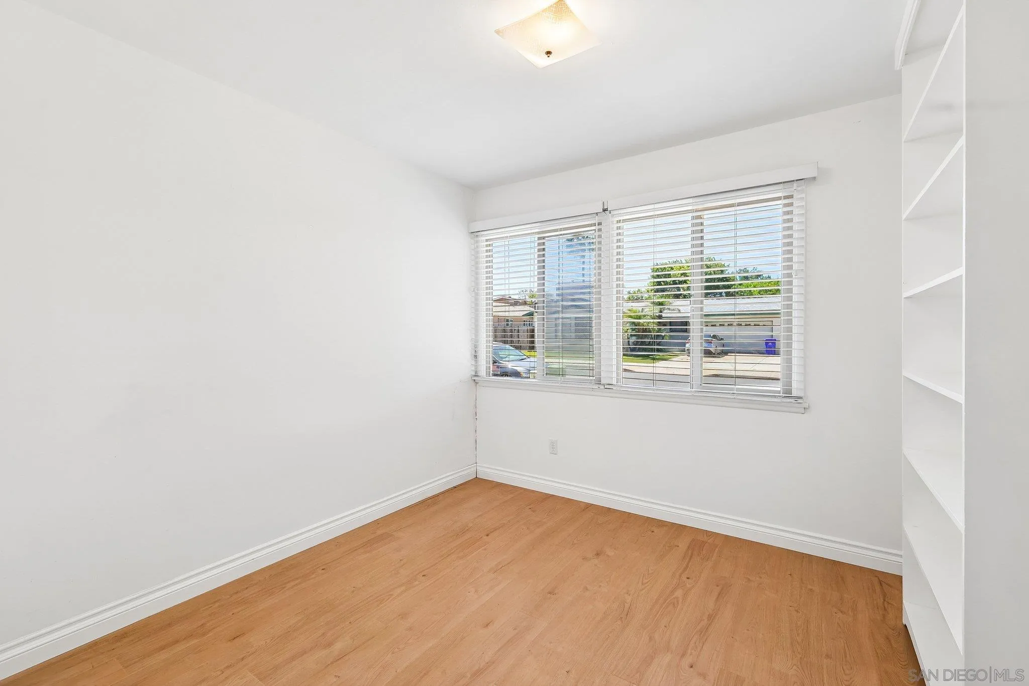 https://cdn.realtyfeed.com/cdn/127/260022090/c5a81ca9f3a21c1b74a1b9f8528594e0.webp