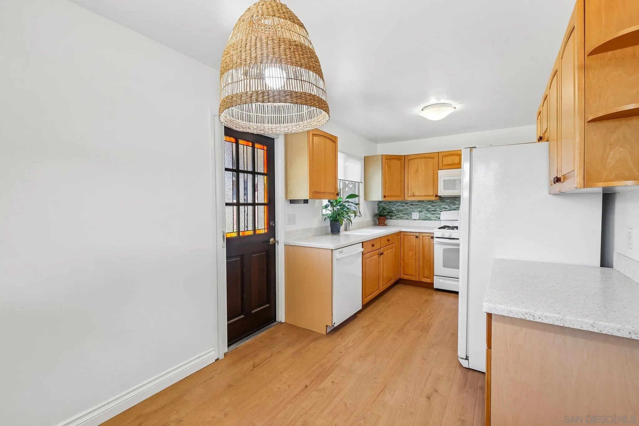 https://cdn.realtyfeed.com/cdn/127/260022090/fead4371bde504dfea17ce63d205c6bc.webp