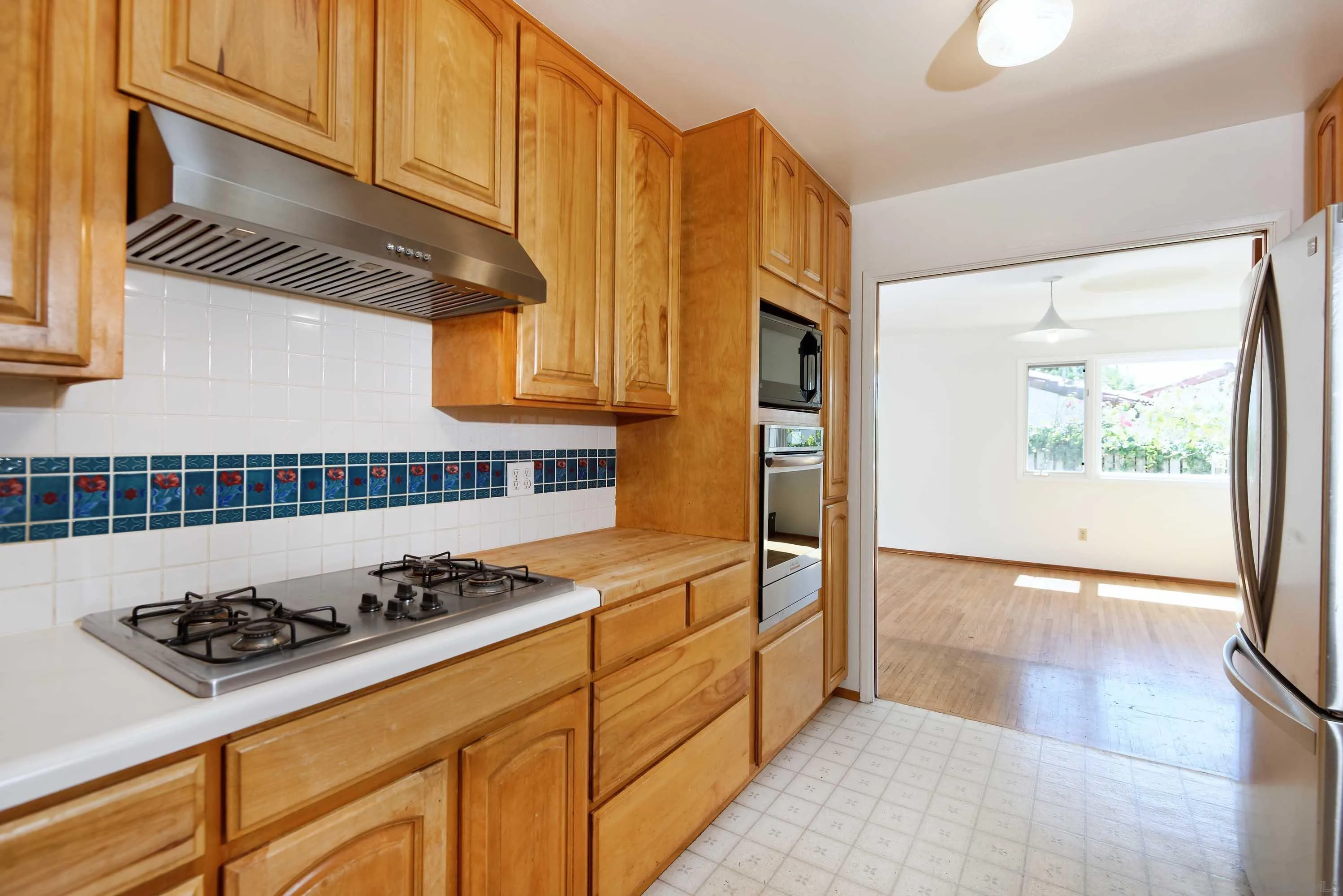 https://cdn.realtyfeed.com/cdn/127/260022095/13f04f9356cc1322165fc560ca3b6c99.webp